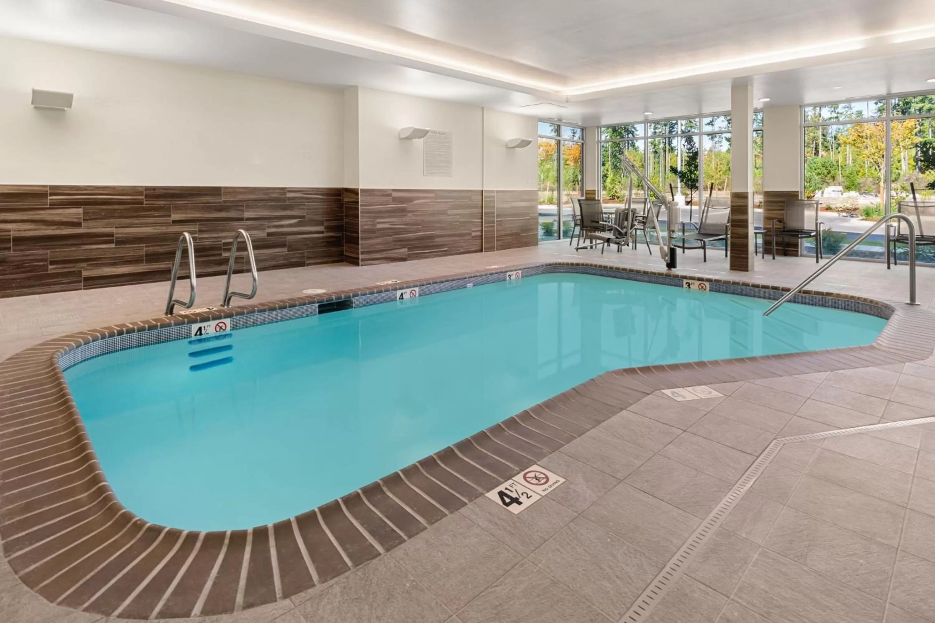 Swimming pool in Fairfield by Marriott Inn & Suites Seattle Poulsbo