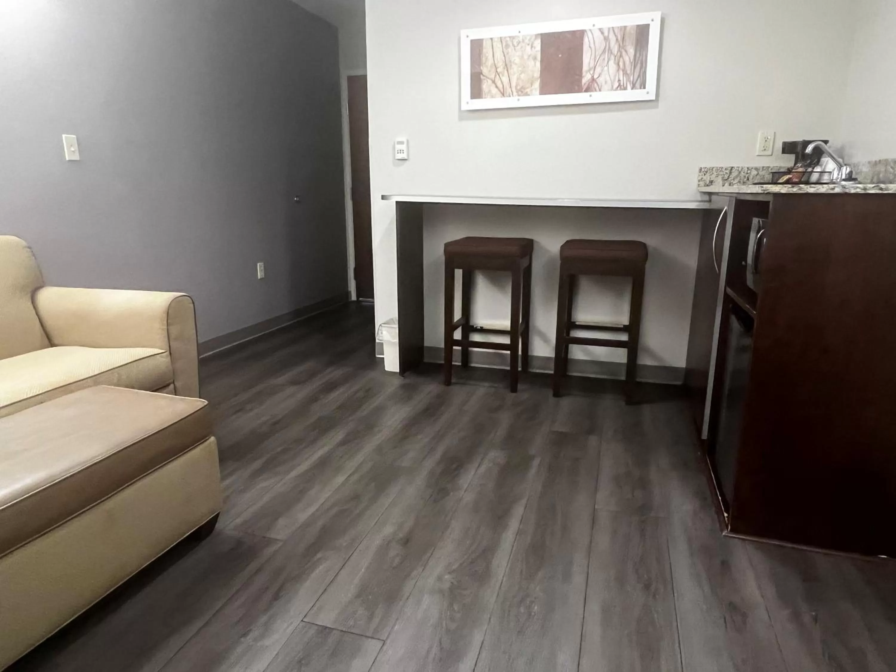 Kitchen or kitchenette in Microtel Inn & Suites by Wyndham Pearl River/Slidell