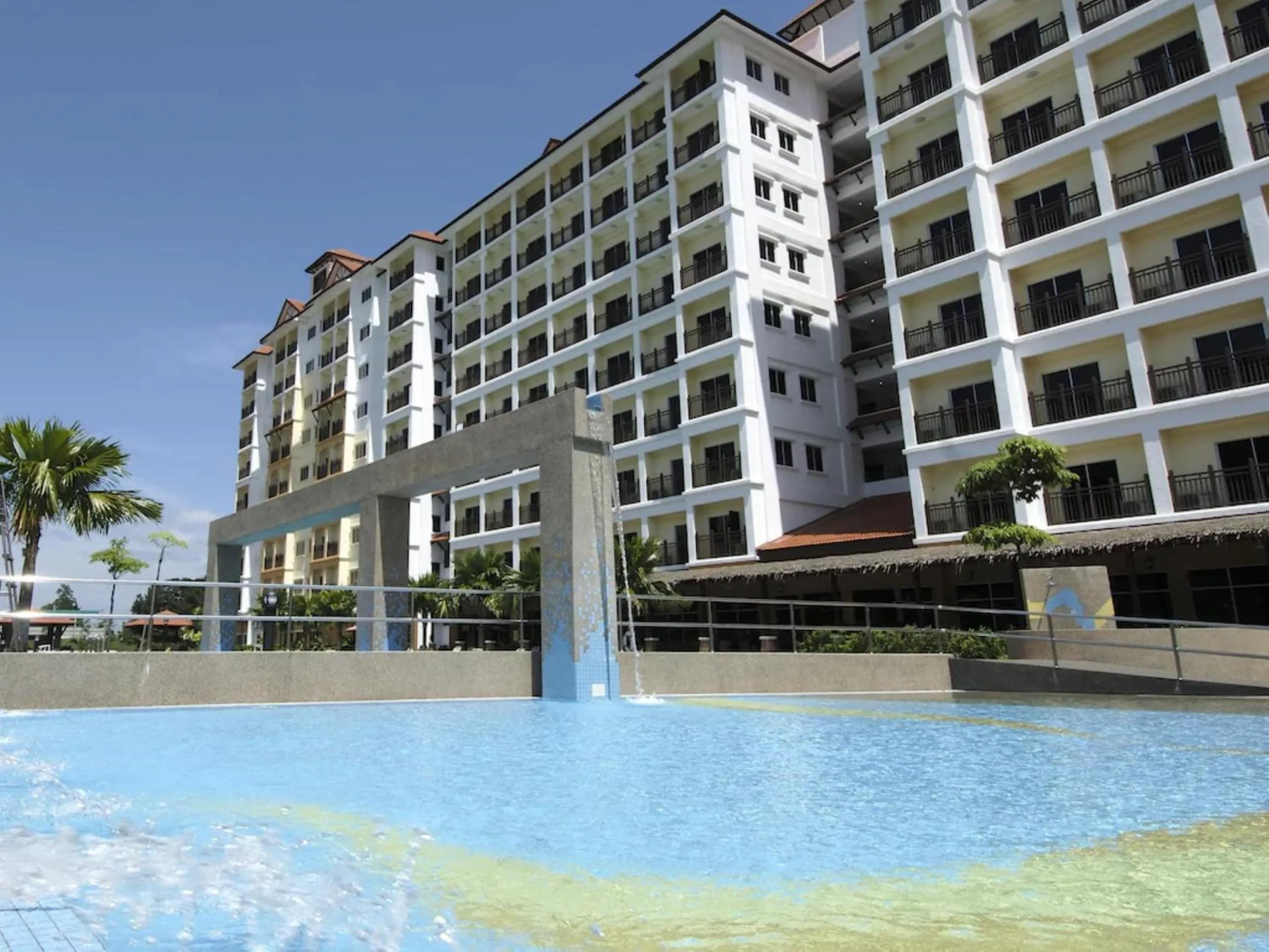 Other, Swimming Pool in OYO HOME 90301 Suria Service Apartments Bukit Merak Laketown Resort