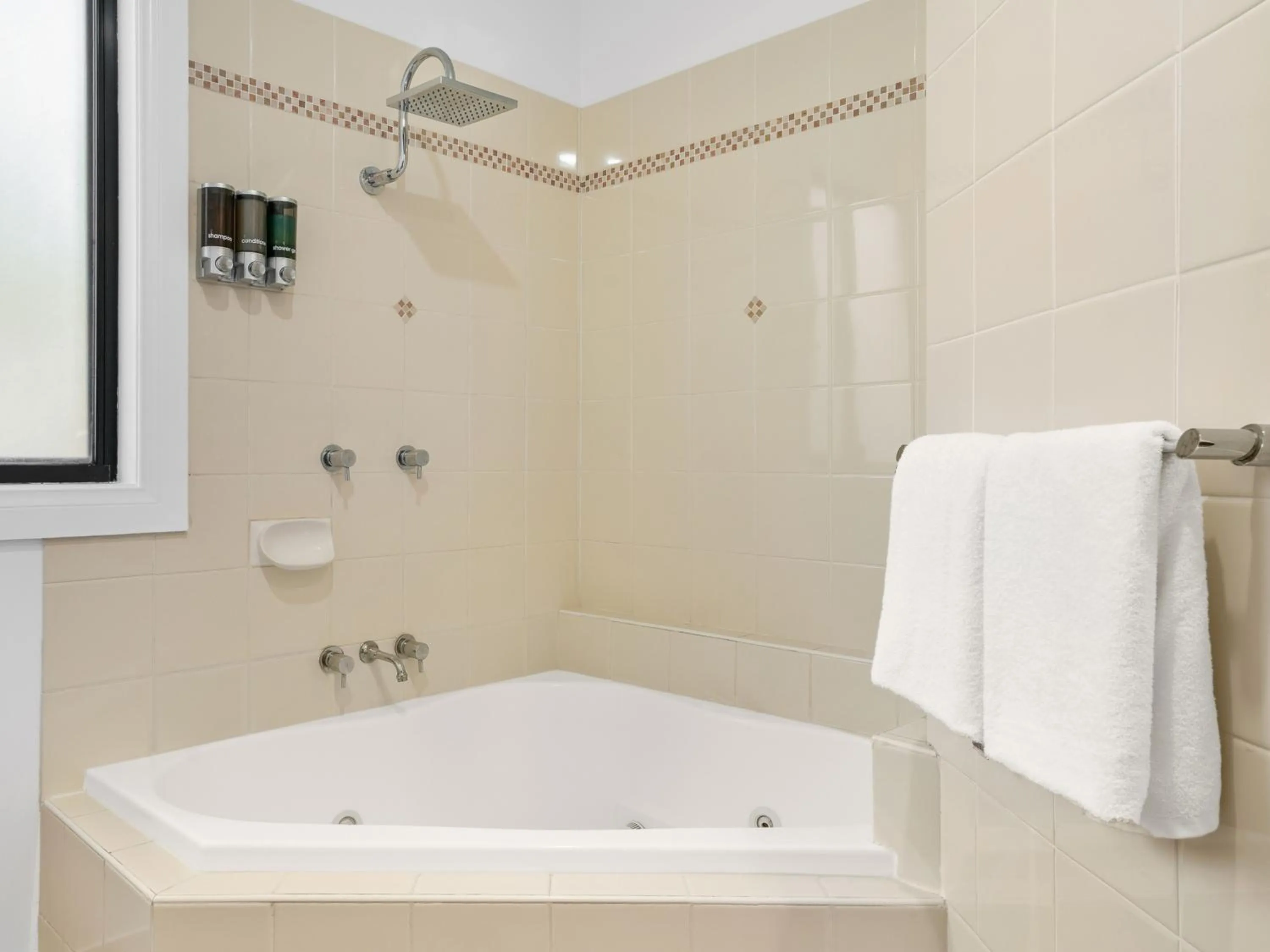 Bathroom in Leisure Inn Pokolbin Hill