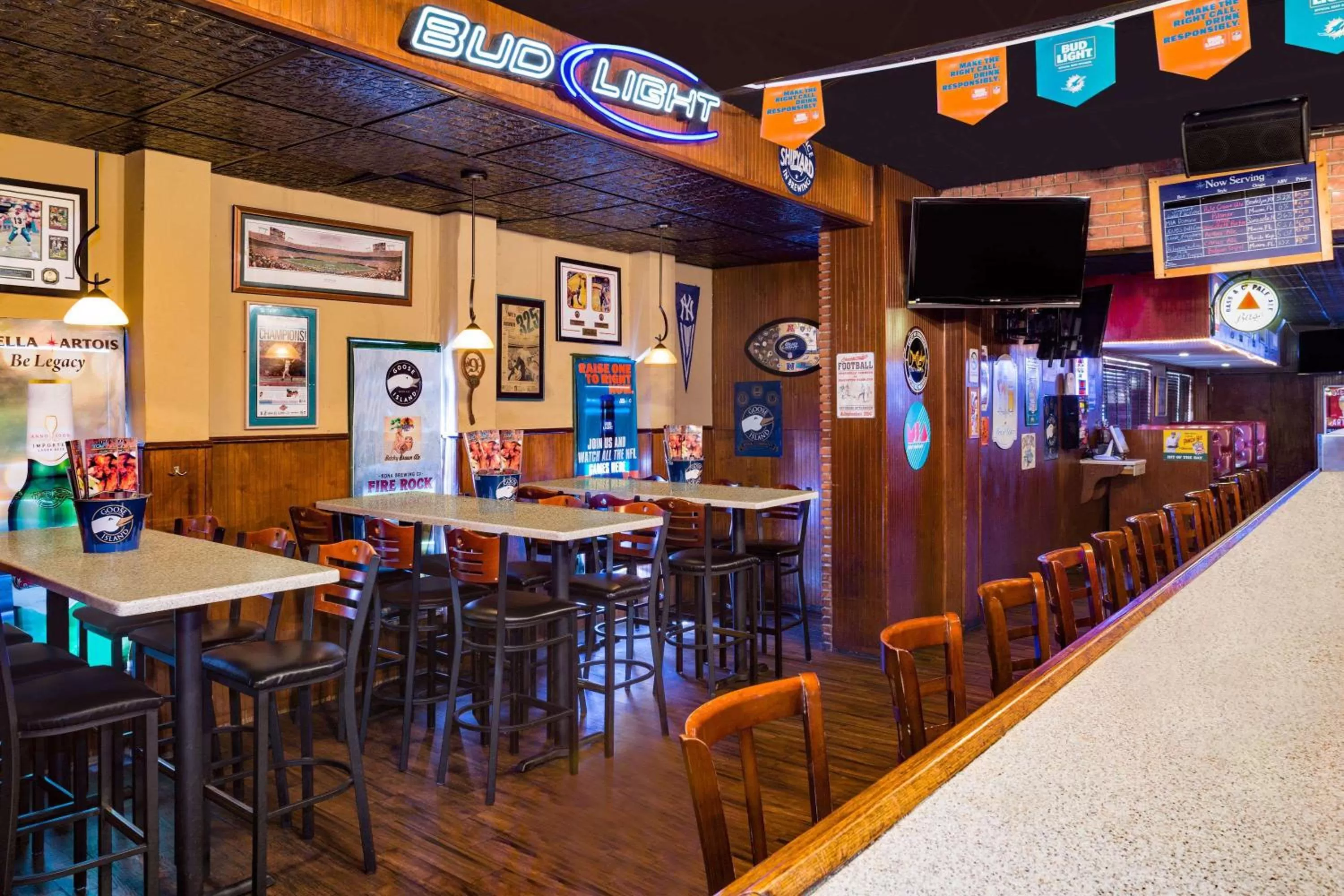 Lounge or bar in Ramada by Wyndham Miami Springs/Miami International Airport