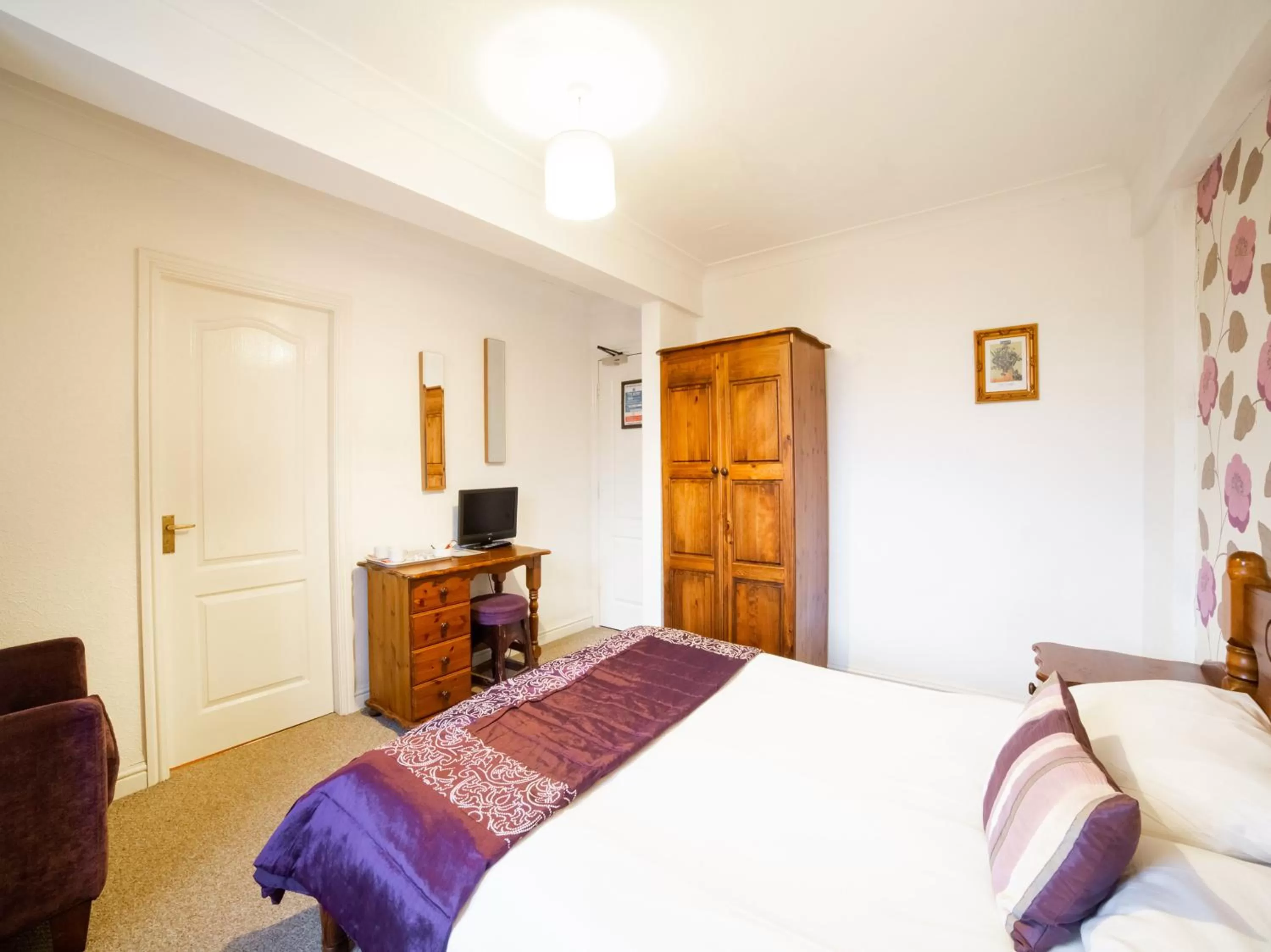 Bedroom in The Traxx Hotel