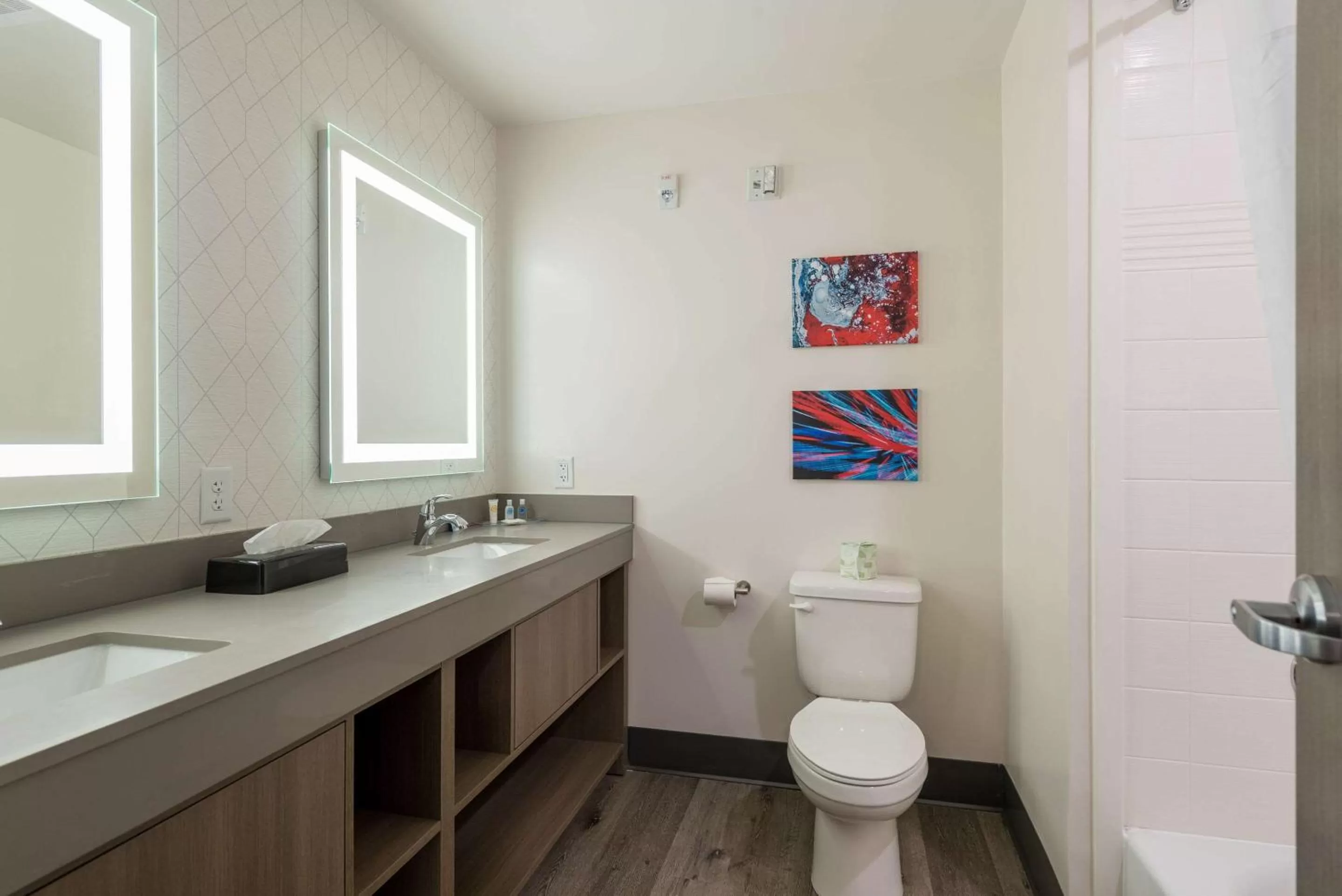 Bathroom in Comfort Suites Colorado Springs East - Medical Center Area