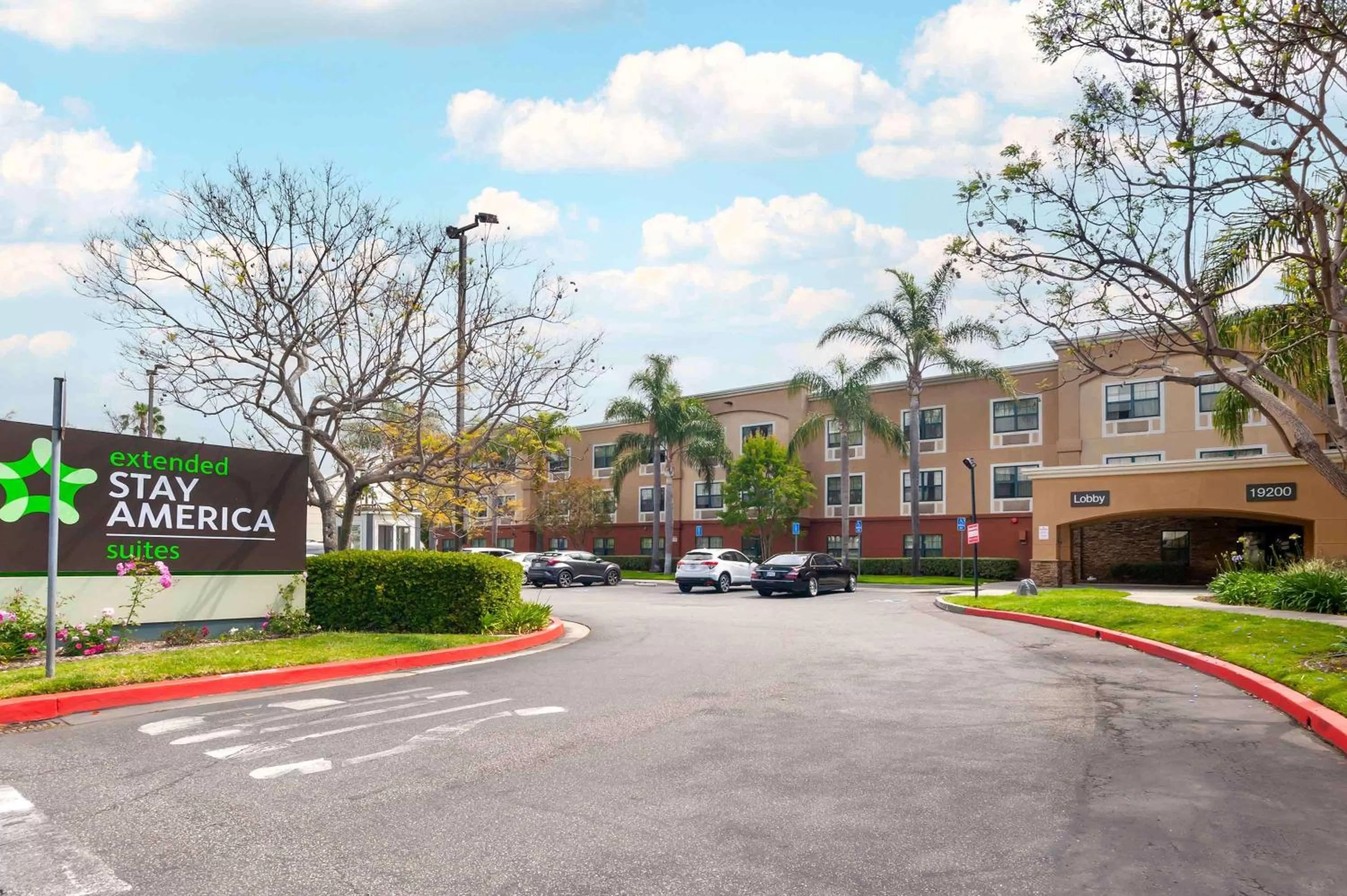 Property building in Extended Stay America Suites - Los Angeles - Torrance Harborgate Way