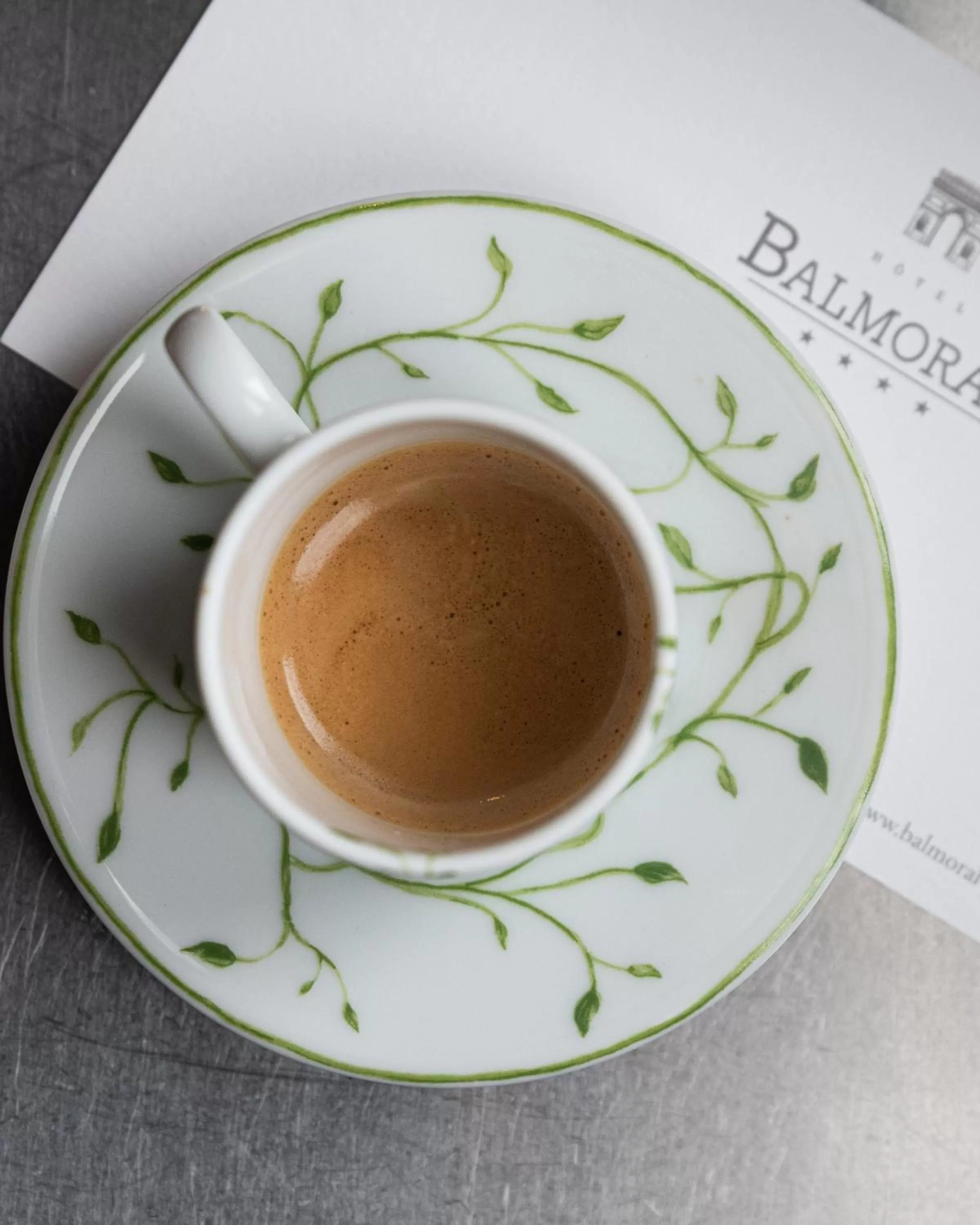 Food and drinks in Balmoral Champs Elysées