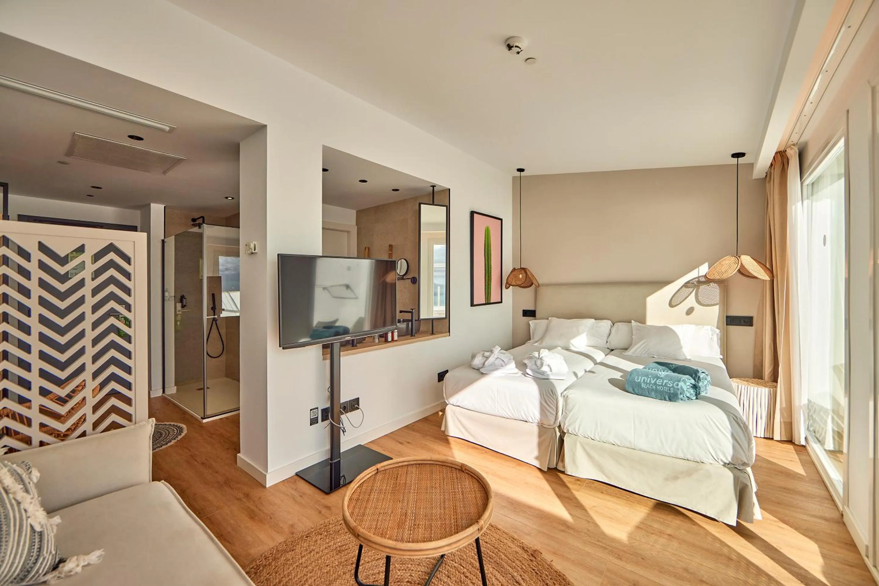 Photo of the whole room, Bed in Hotel Florida Magaluf - Adults Only