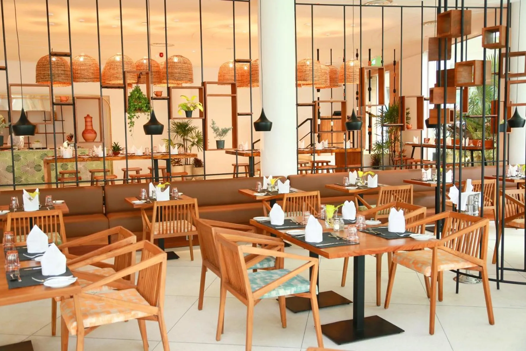 Restaurant/places to eat in Occidental Eden Beruwala