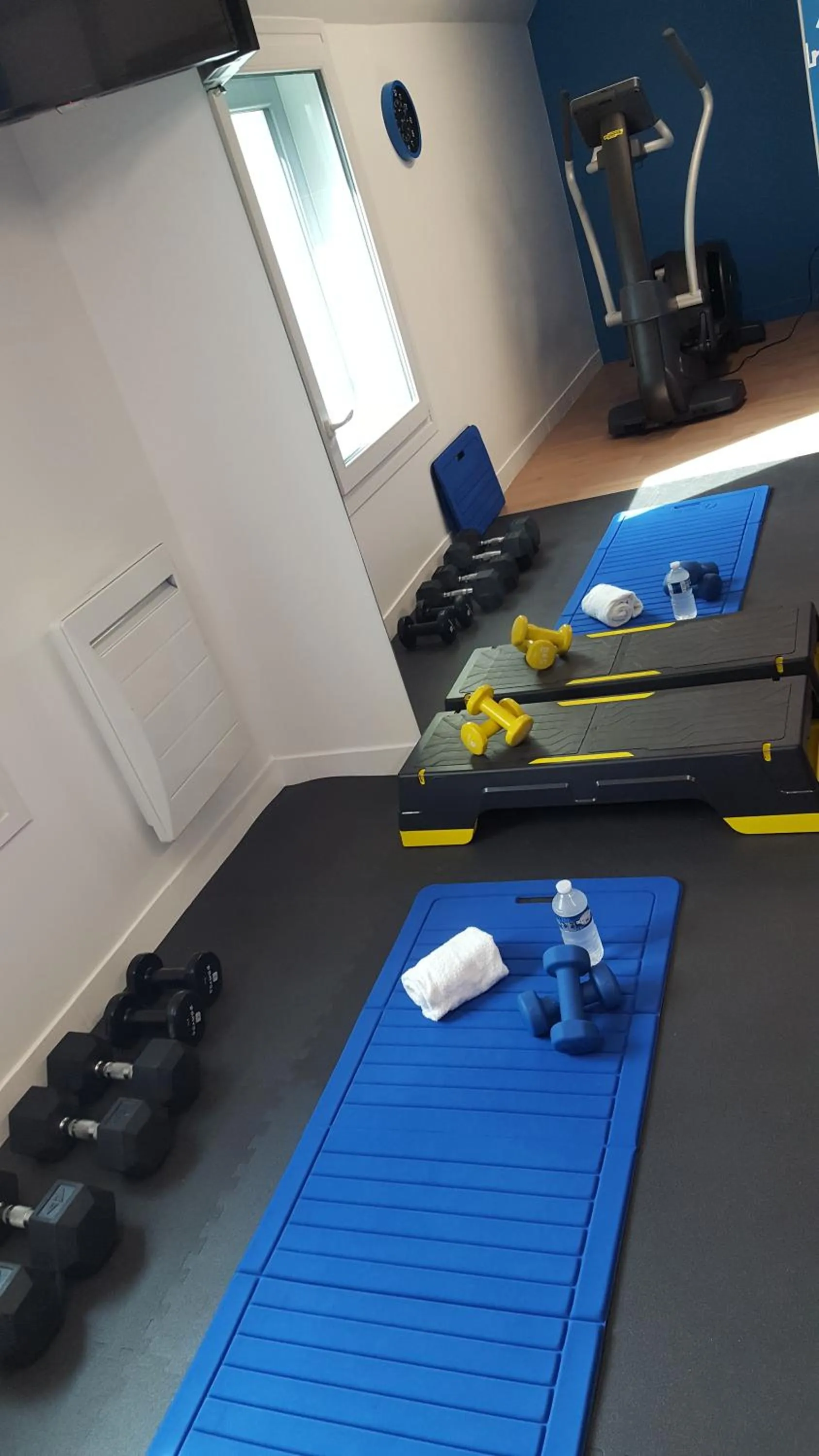 Spa and wellness centre/facilities in Holiday Inn Express Paris - Velizy by IHG