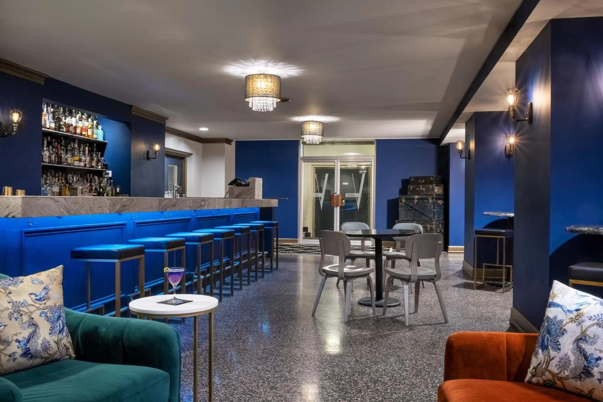 Lounge or bar in voco The Tiger Hotel, Columbia, MO by IHG