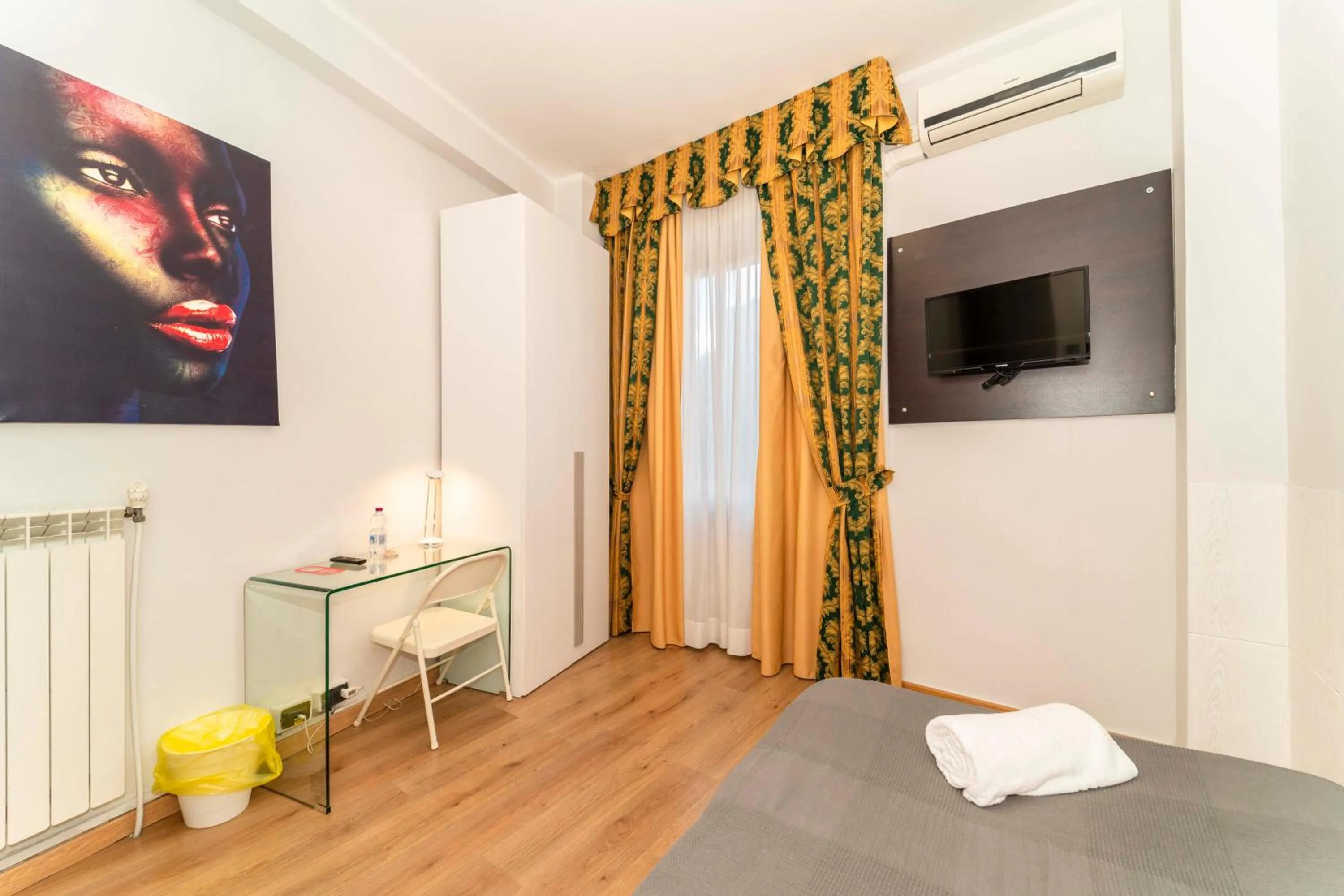 Bed in Hotel Cristallo Torino