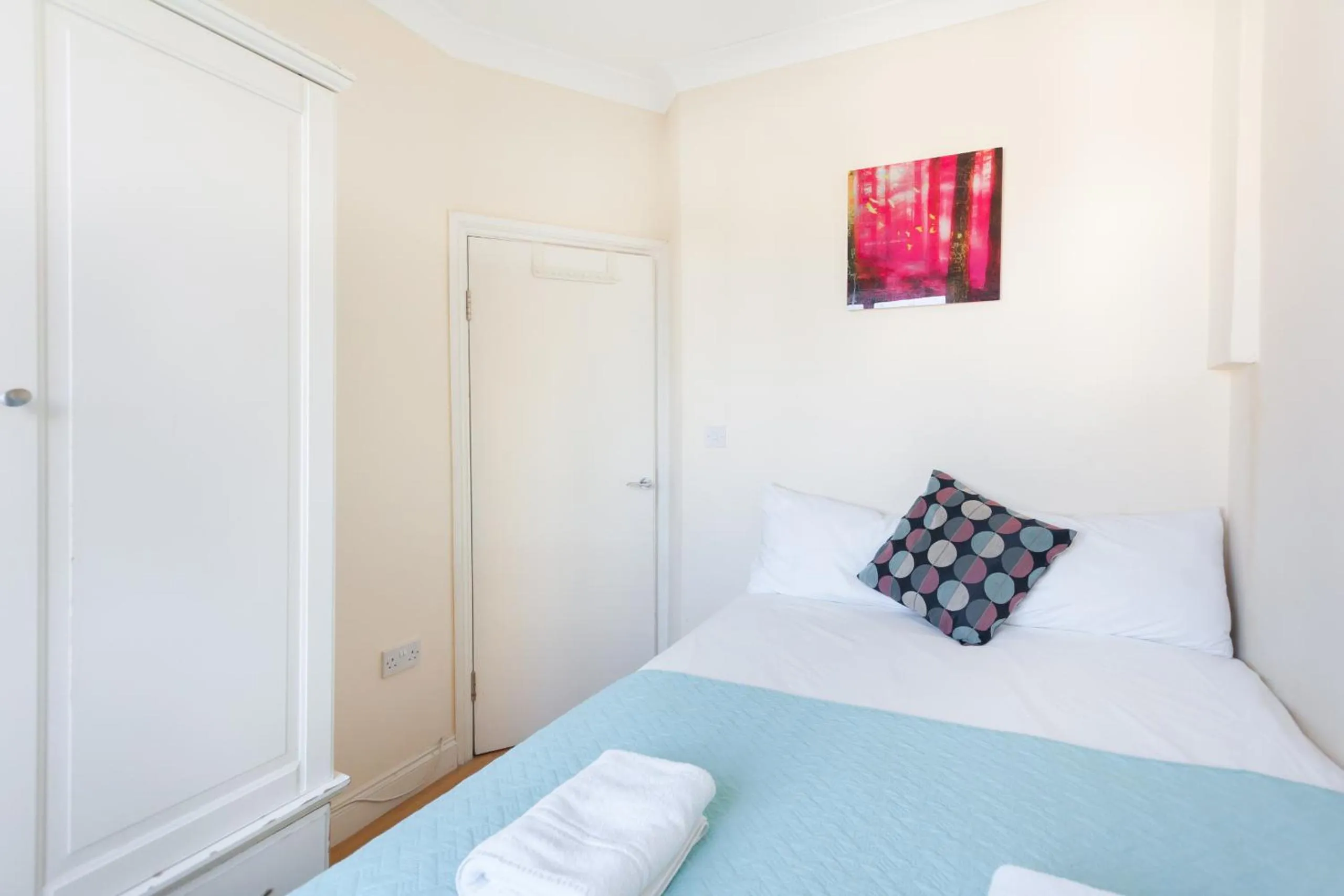 Bedroom, Bed in Kings Cross Prime Stay Apartments