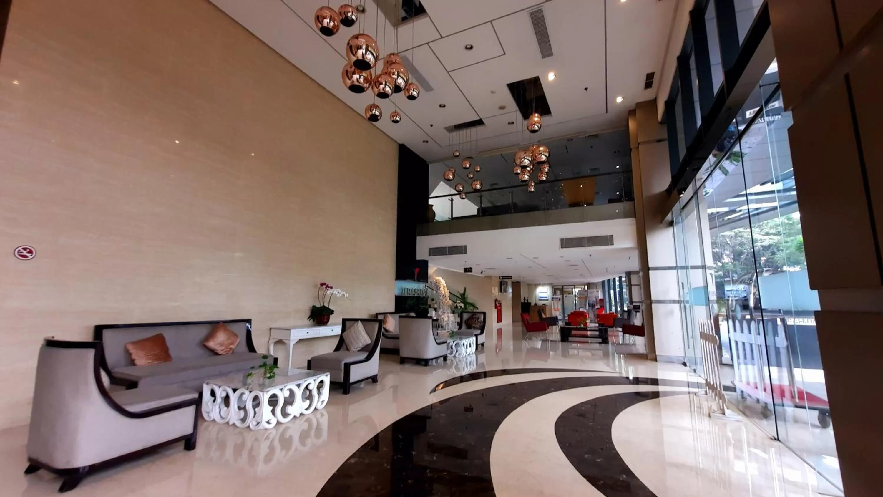 Lobby or reception in Vasaka Hotel Jakarta Managed by Dafam