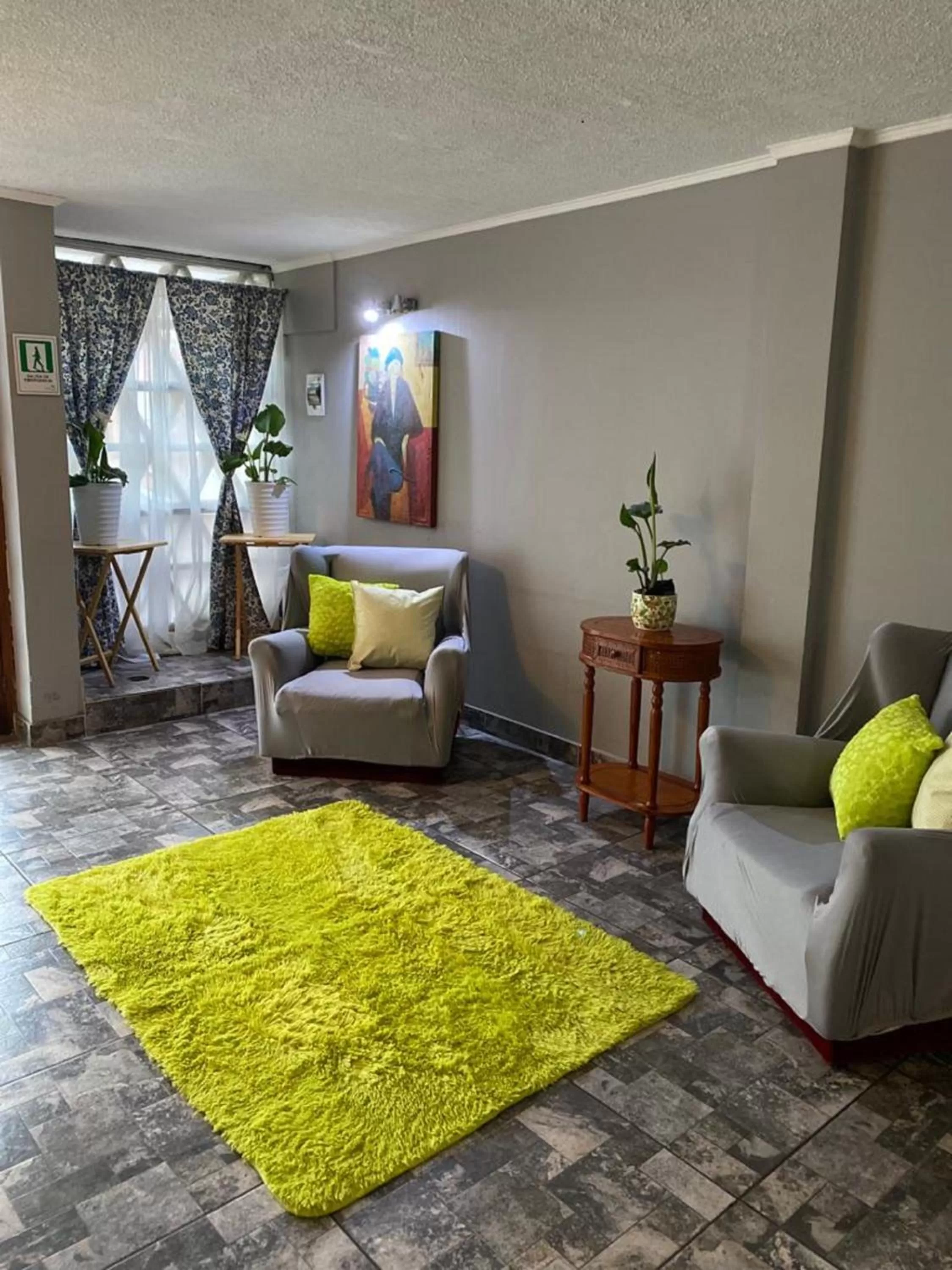 Living room, Seating Area in Hotel Amaru Express