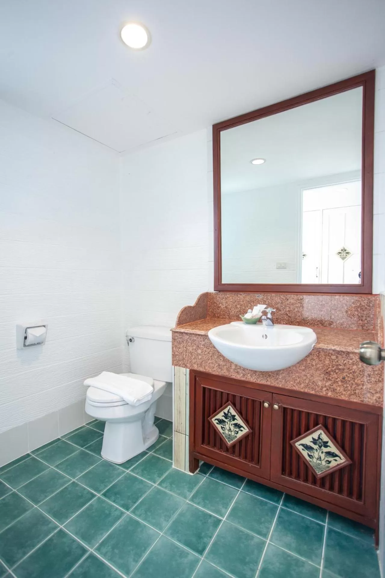 Bathroom in Viangbua Mansion