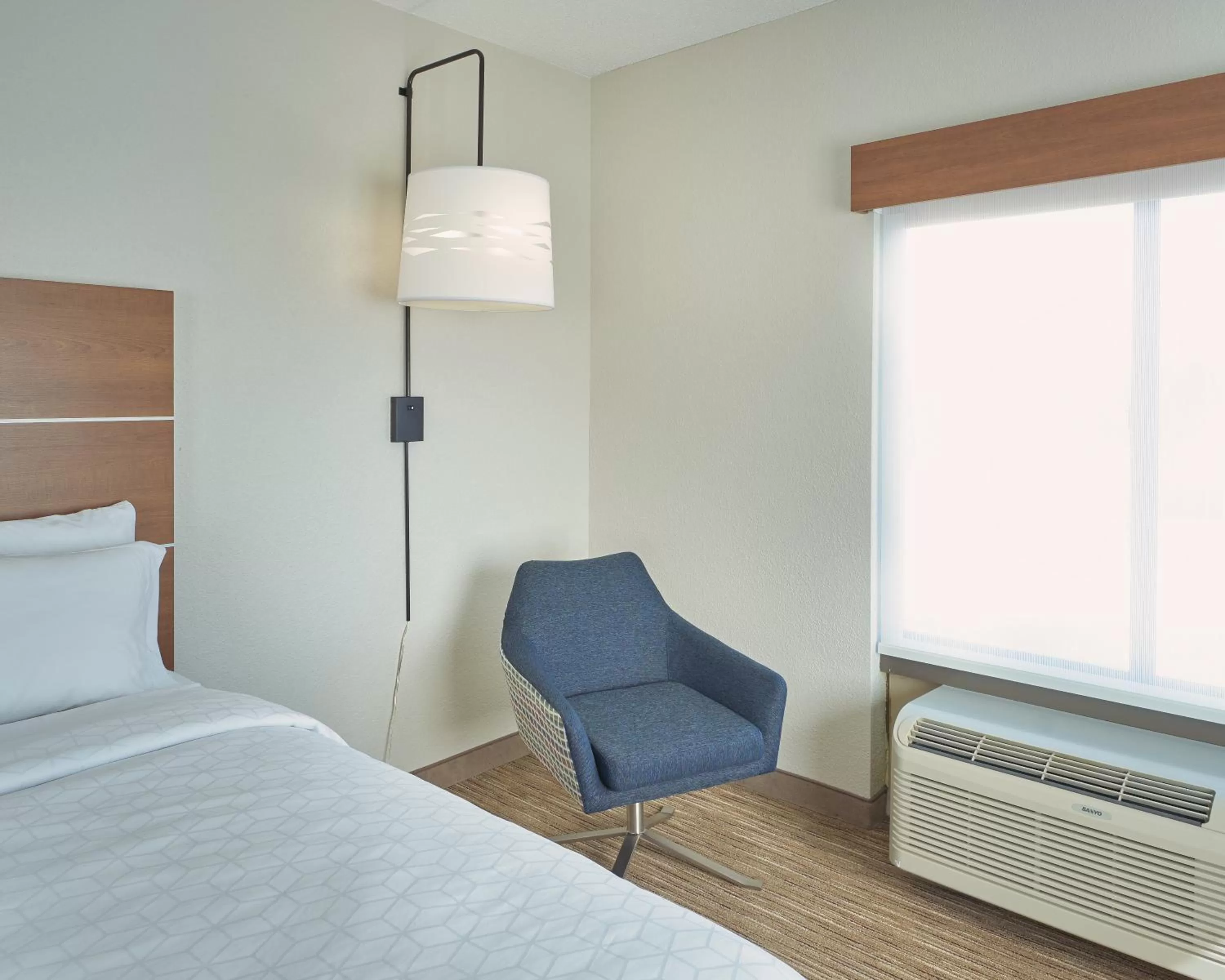 Bedroom in Holiday Inn Express Hotel and Suites Akron South-Airport Area by IHG