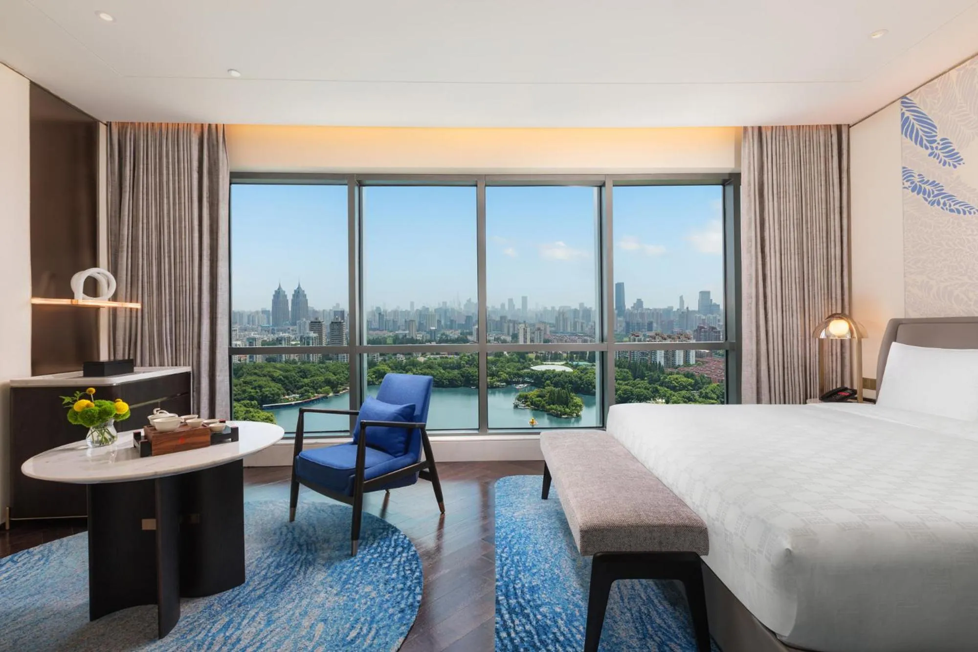 View (from property/room), Bed in HUALUXE Shanghai Changfeng Park by IHG