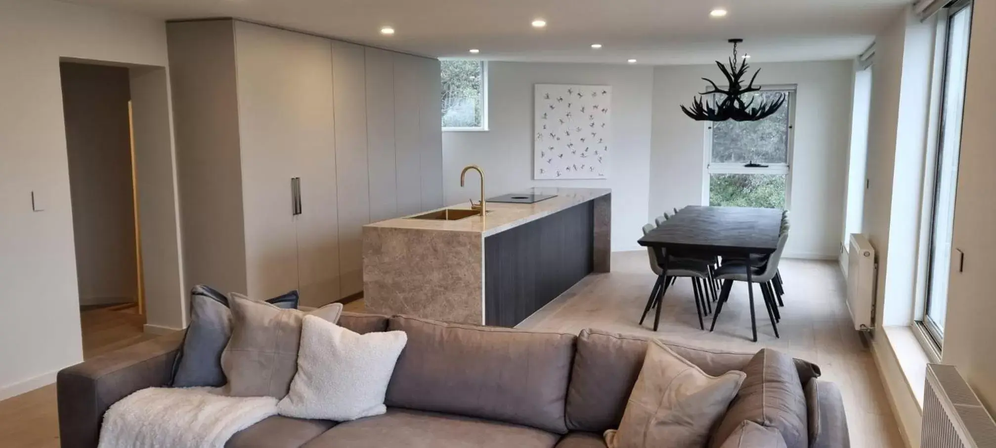 Penthouse Apartment 20 in Cedarwood Apartments Penthouse Apartment 20 in Cedarwood Apartments