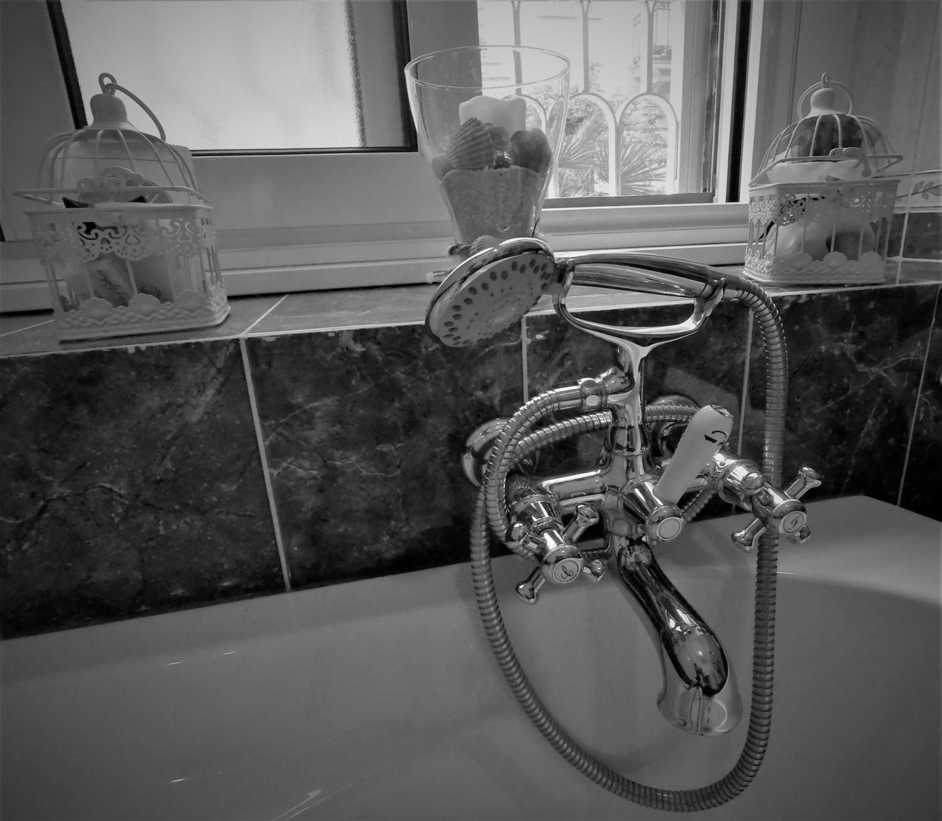 Decorative detail, Bathroom in Tucci's Roma Guest House