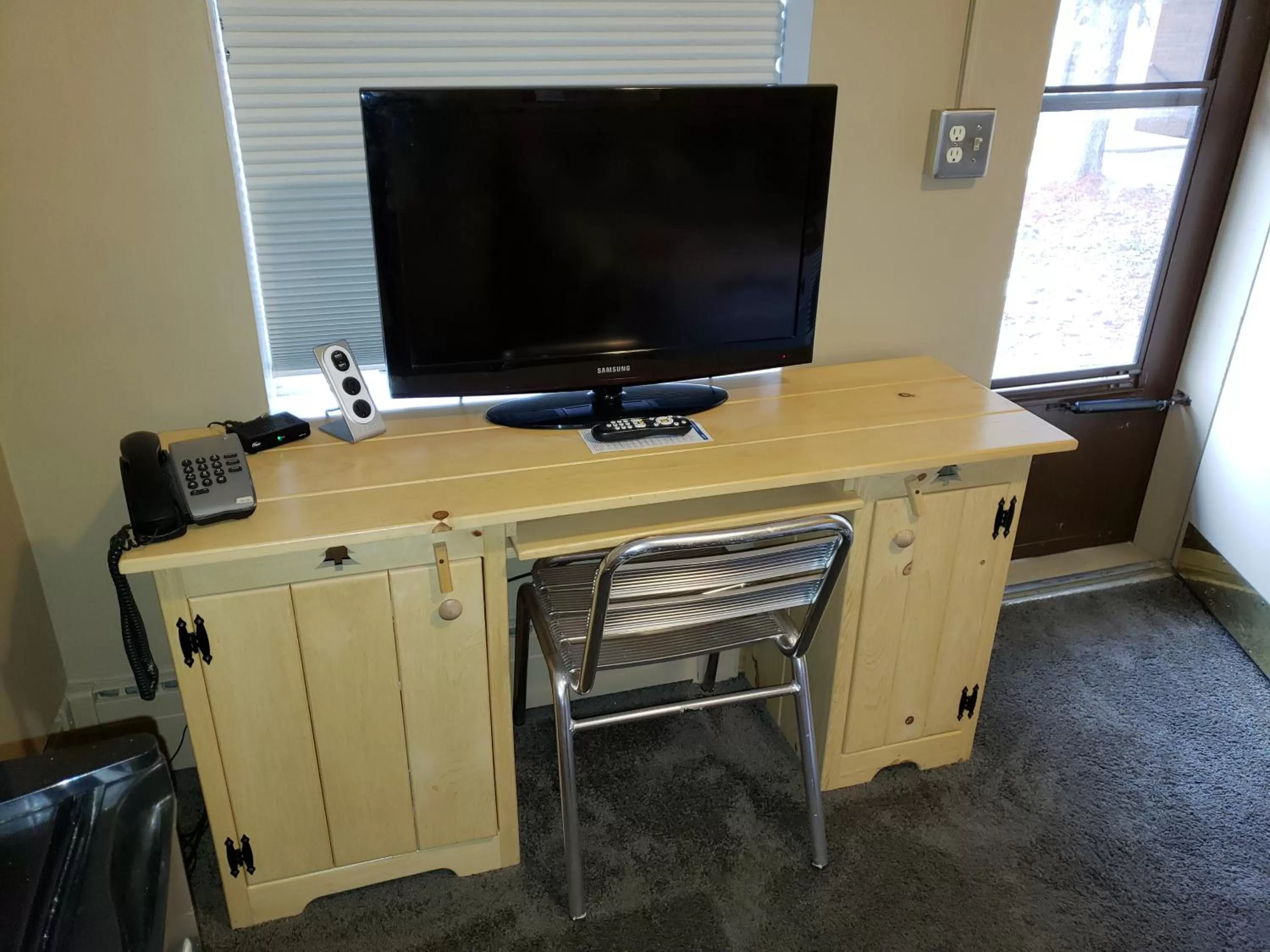 TV/Entertainment Center in Willard Munger Inn