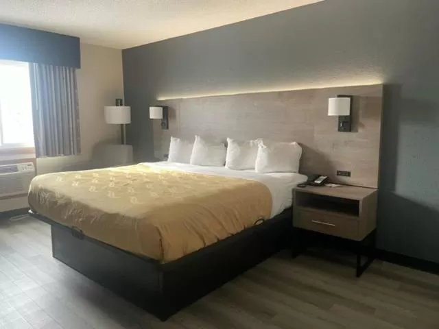 Bedroom, Bed in Quality Inn & Suites Ankeny-Des Moines