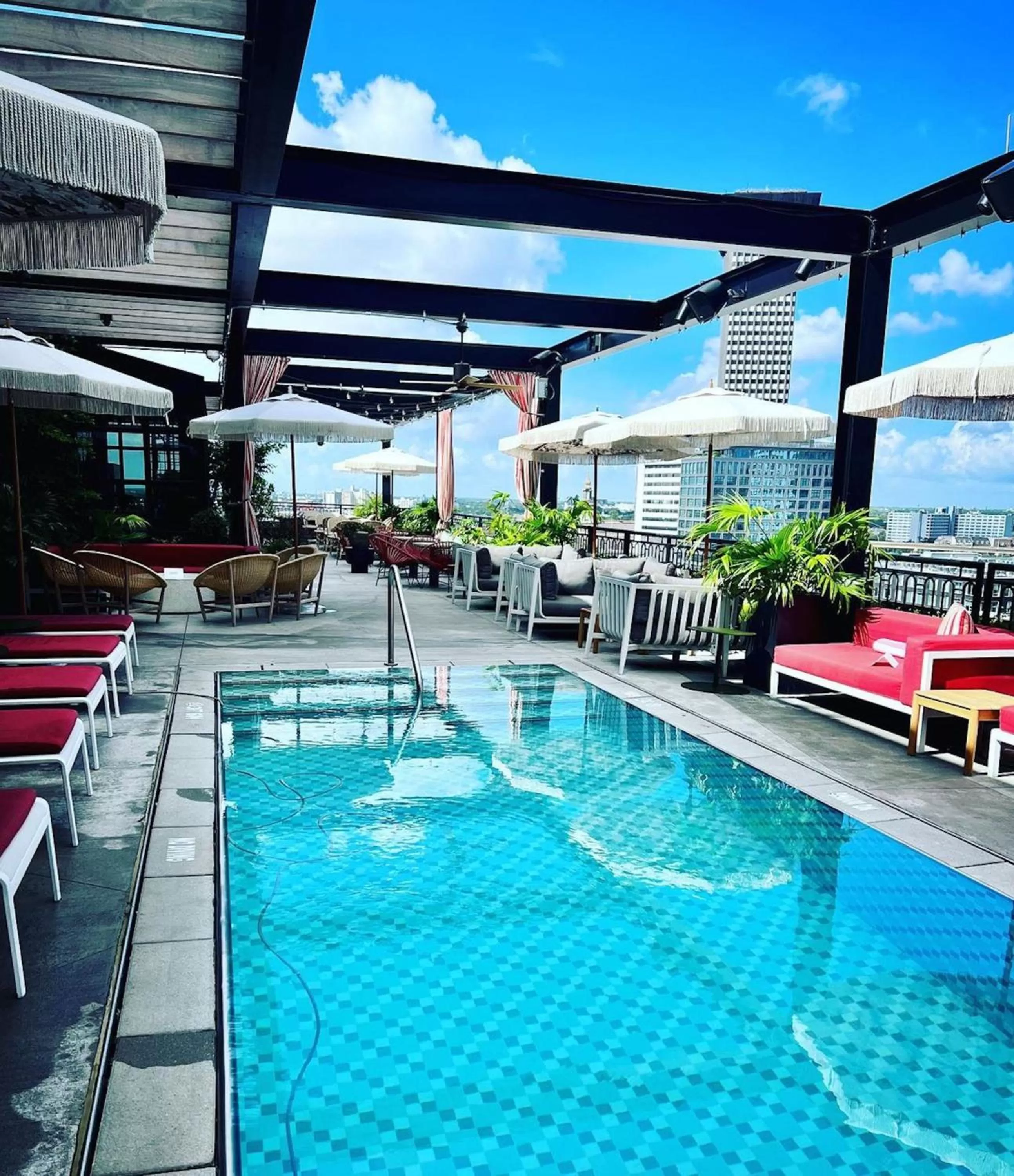 Swimming pool in Virgin Hotels New Orleans