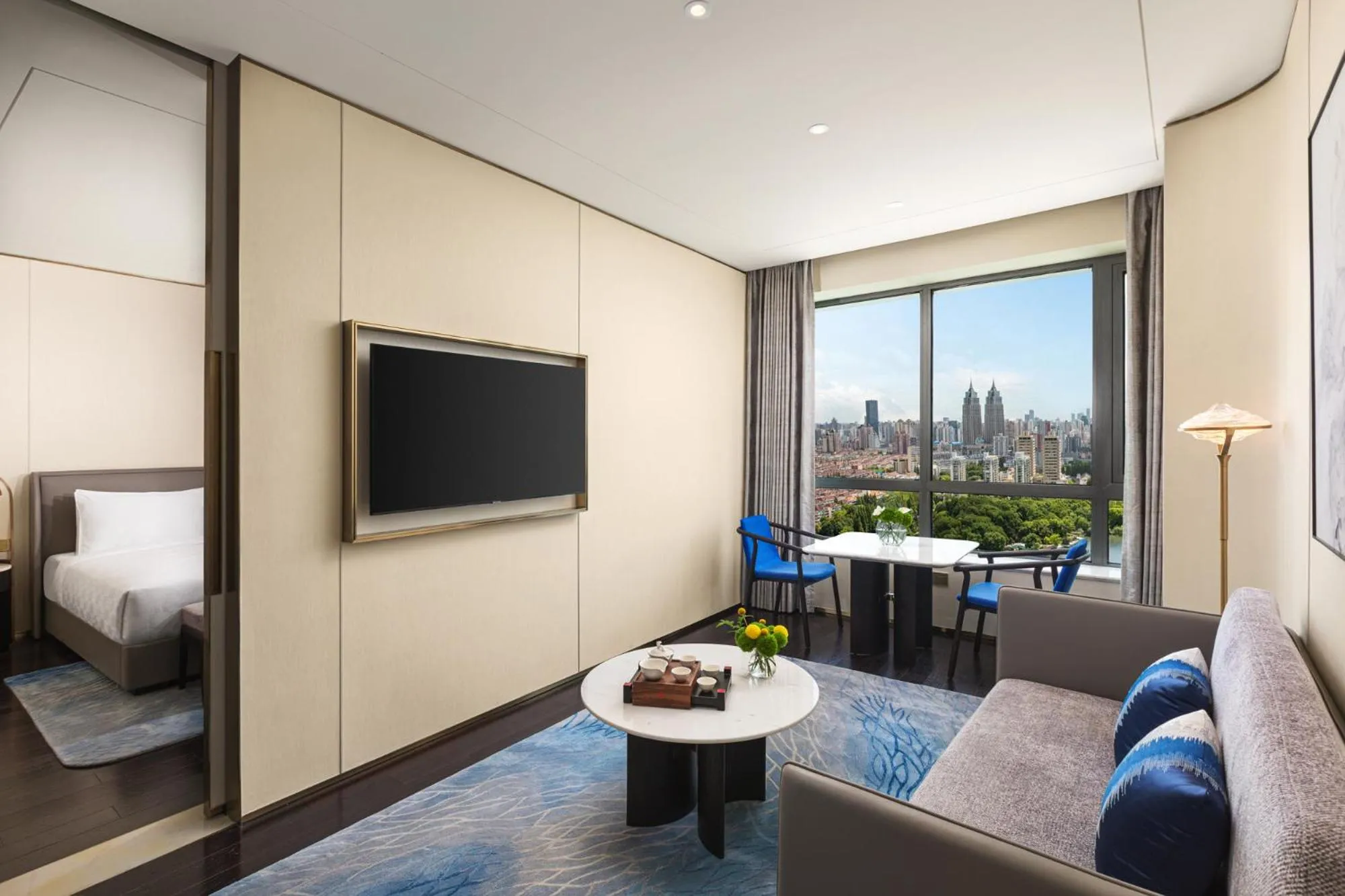 View (from property/room), Bed in HUALUXE Shanghai Changfeng Park by IHG