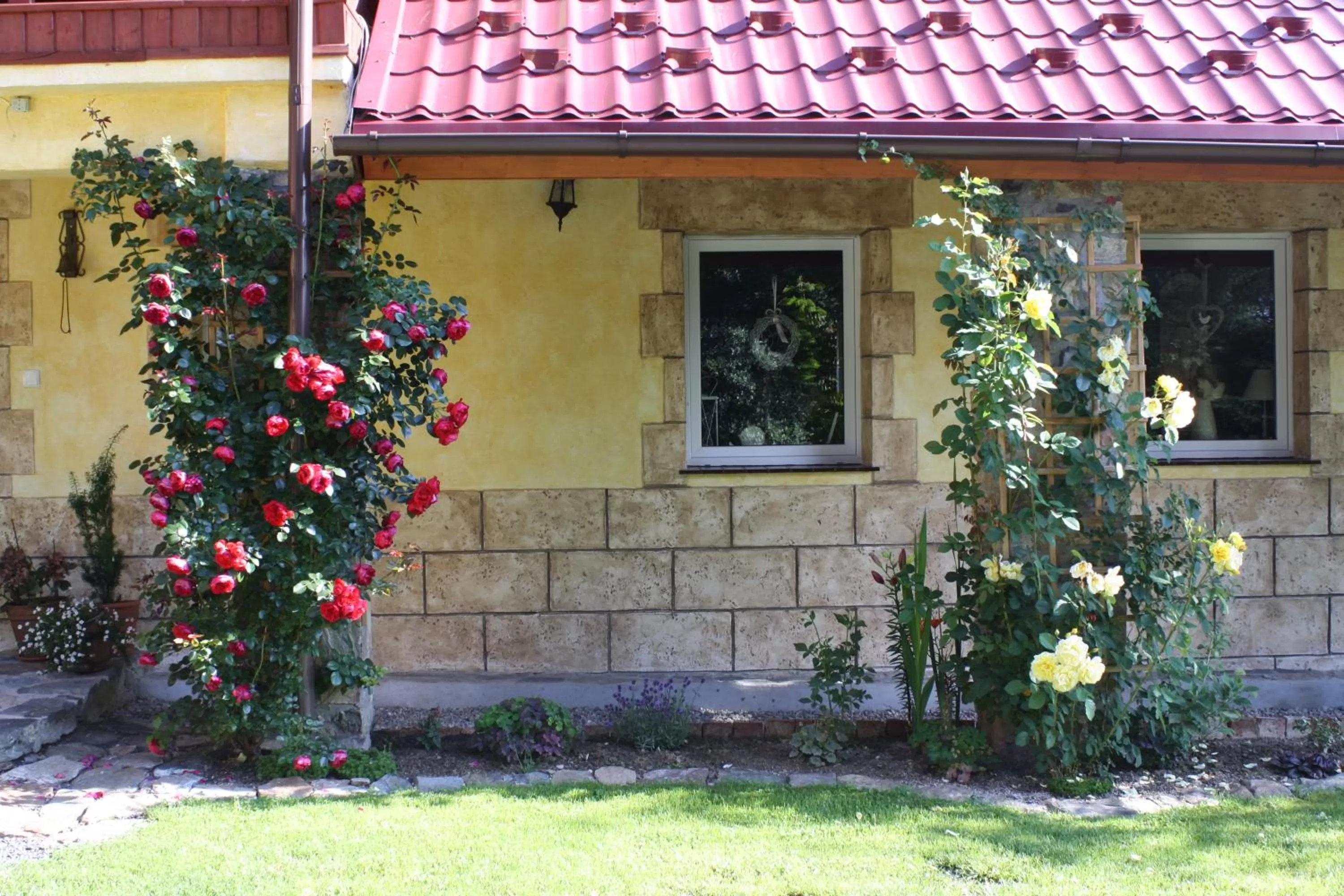 Decorative detail in Dom na Klonowym Wzgórzu