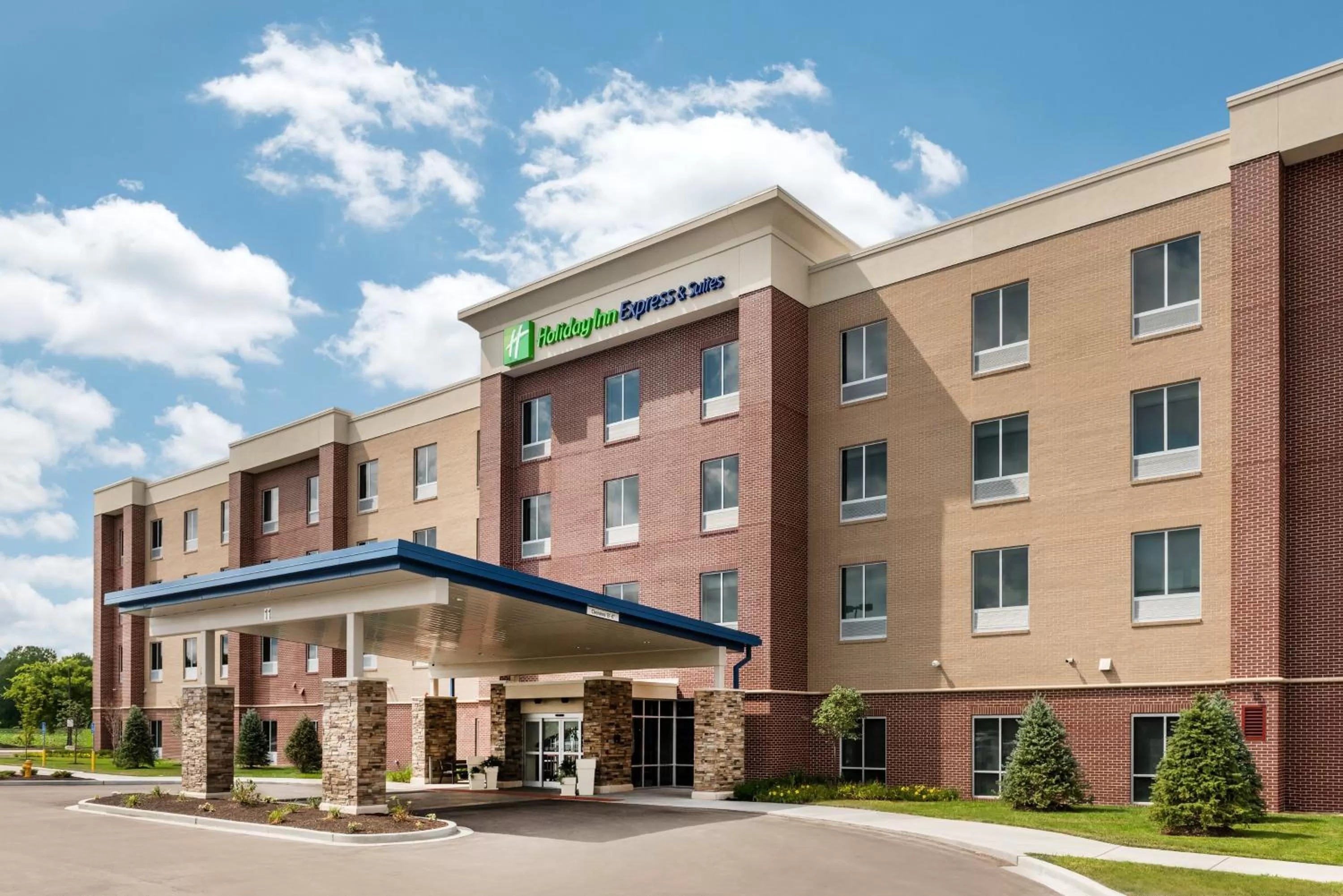 Property building in Holiday Inn Express & Suites St. Louis - Chesterfield by IHG