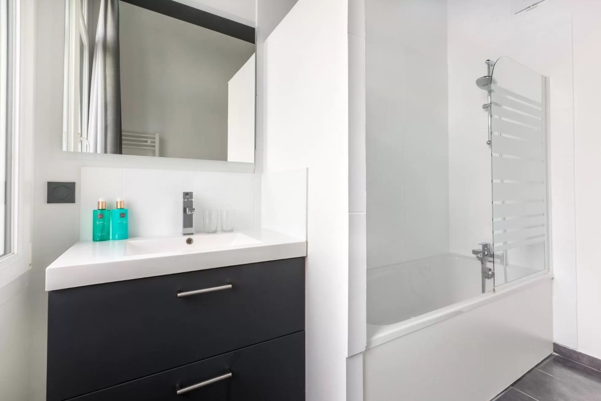 Bedroom in Au Chat Qui Dort Lille - Villa Gounod