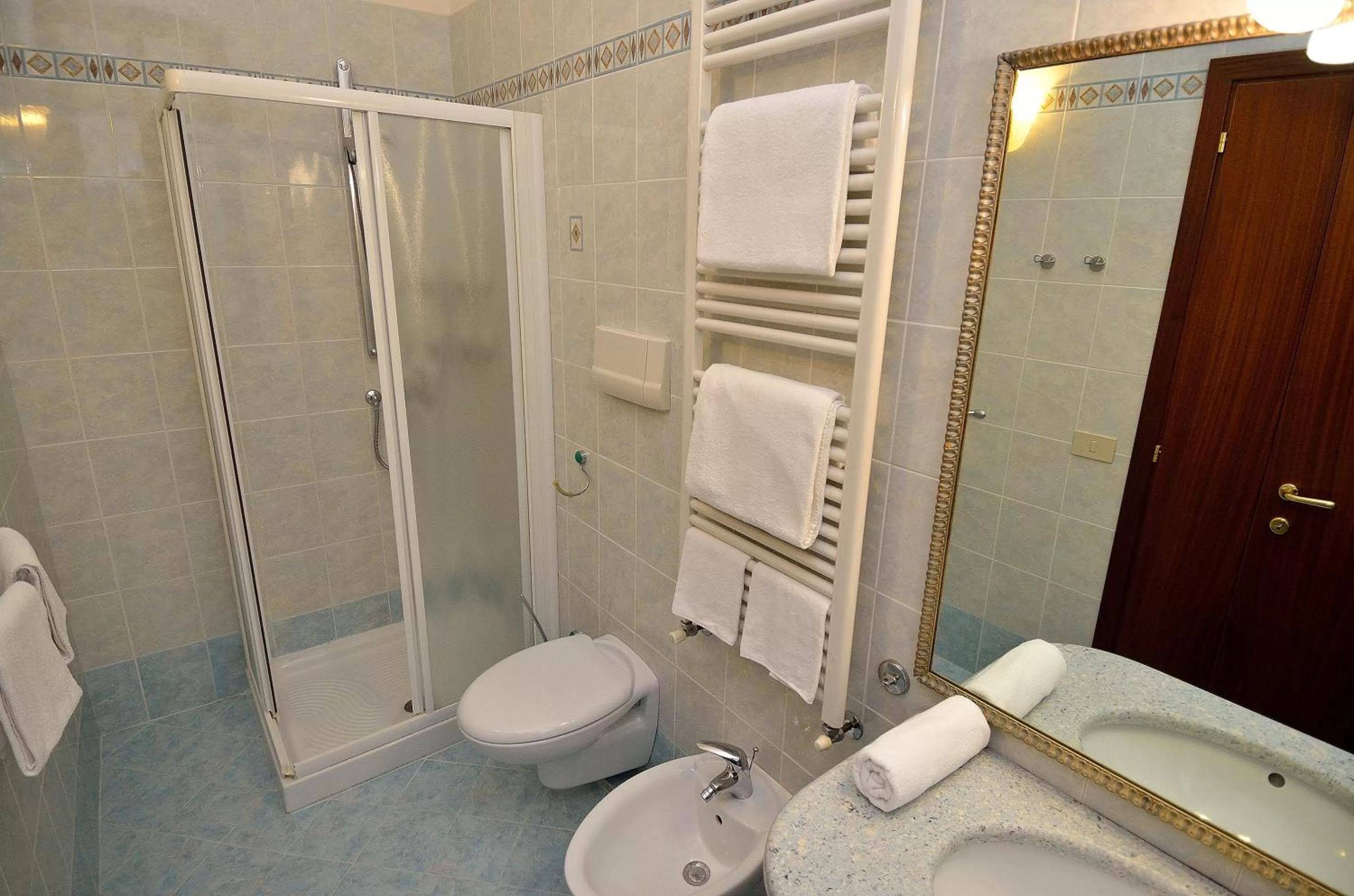 Bathroom in Cà Del Modena Room only