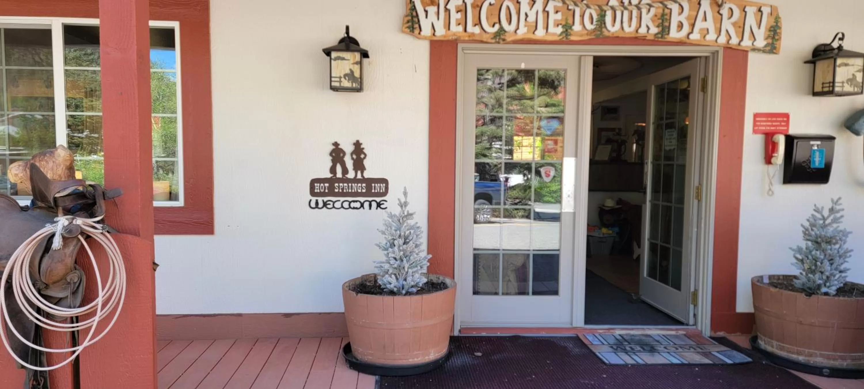 Lobby or reception in Hot Springs Inn
