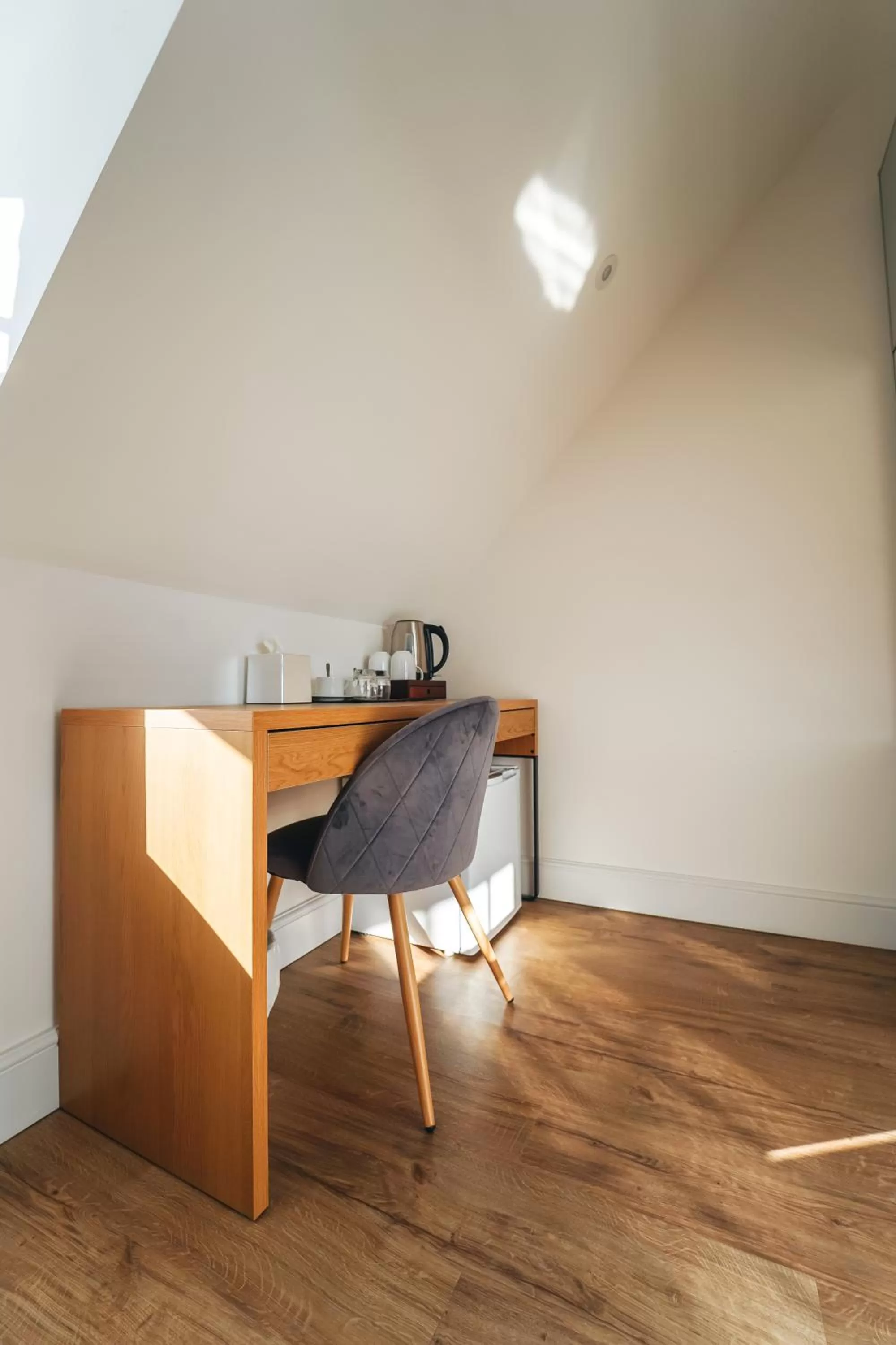 TV/Entertainment Center in The Avonmore Olympia