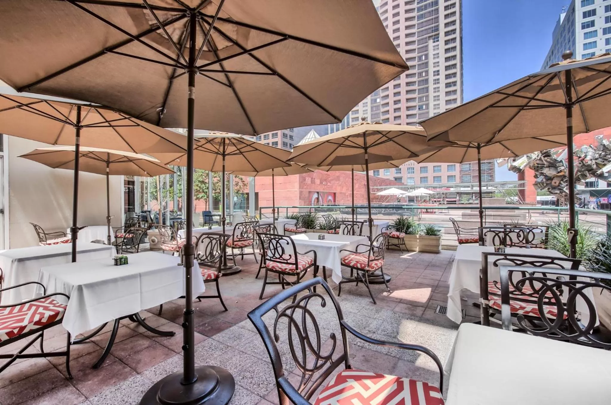 Restaurant/places to eat in Omni Los Angeles Hotel