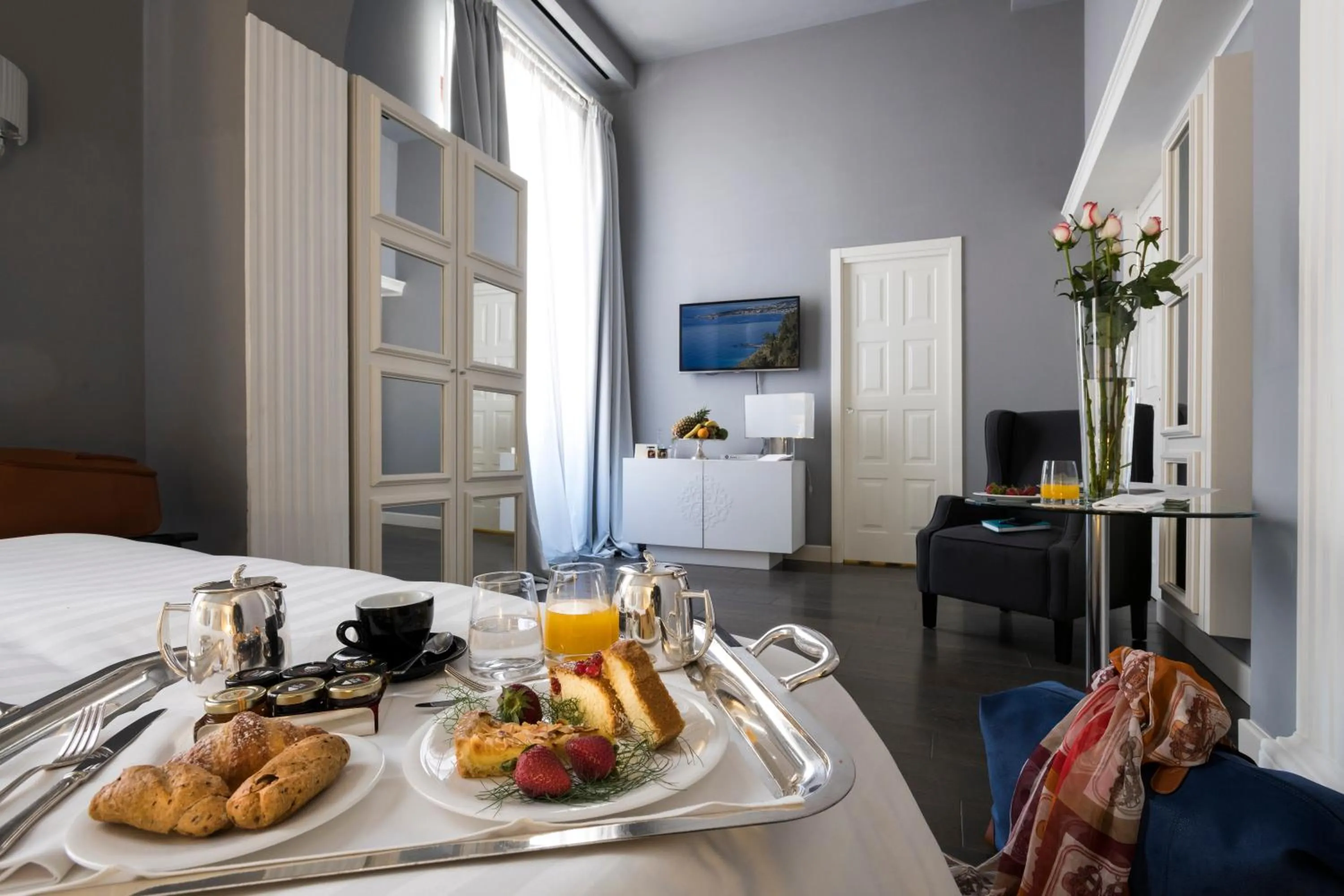 Bed in Hotel Metropole Taormina