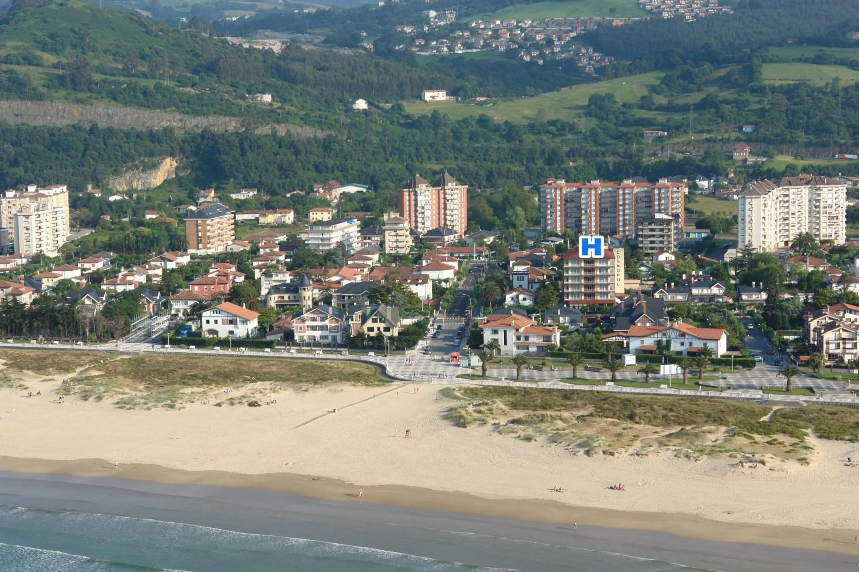 Facade/entrance in Hotel Cosmopol