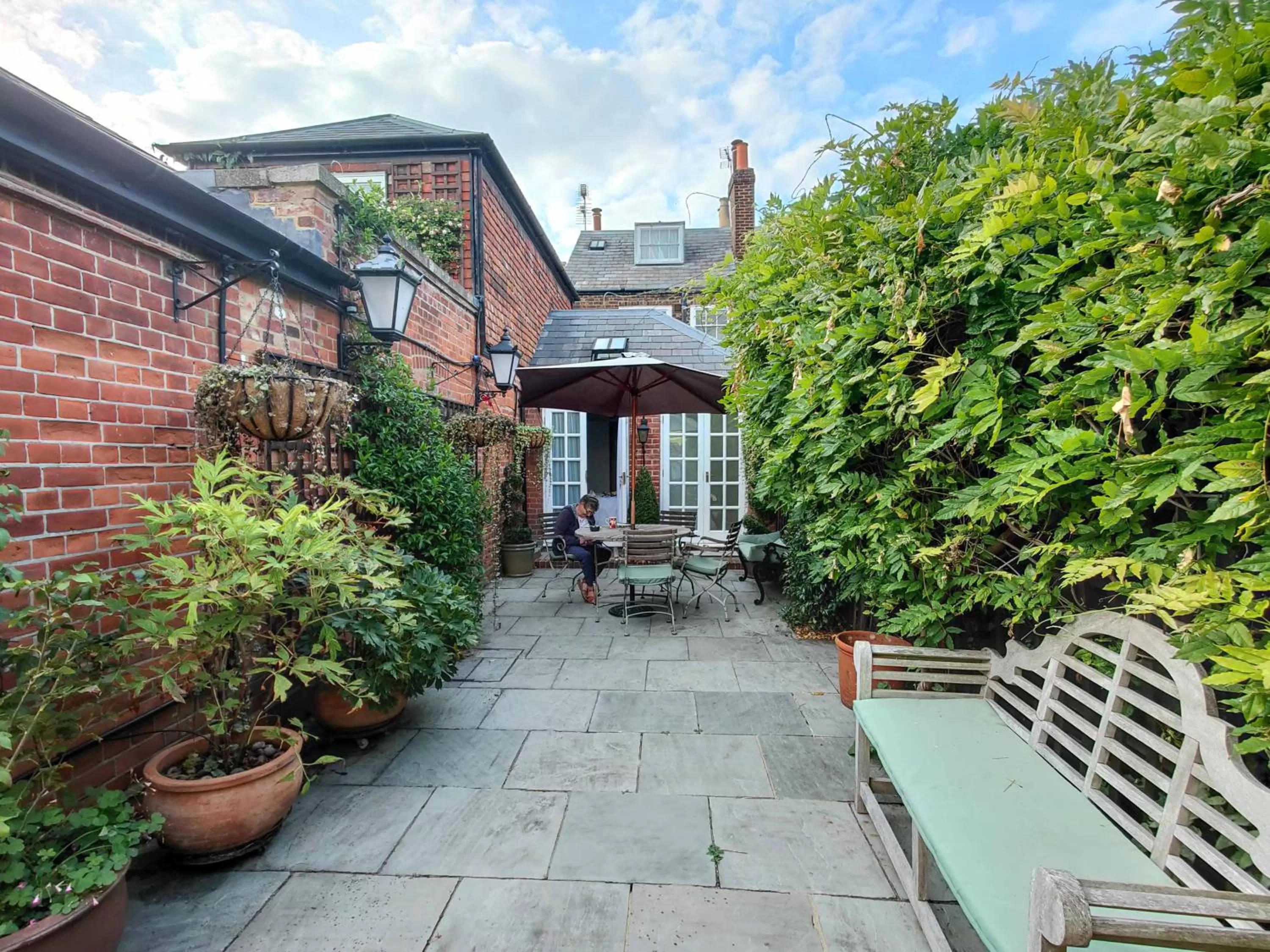 Garden in The Black Horse Inn