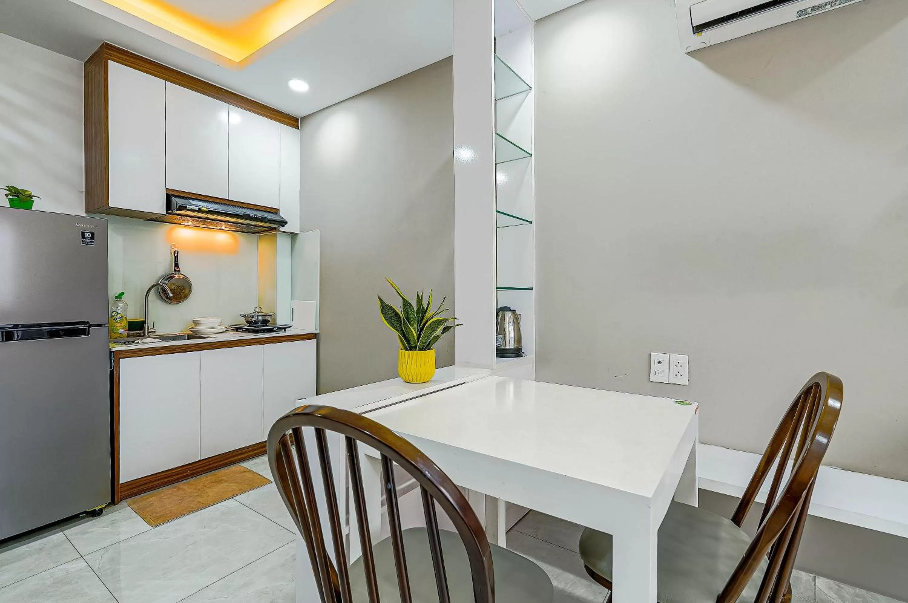 Kitchen or kitchenette in Spring Hill Apartment -The High Class