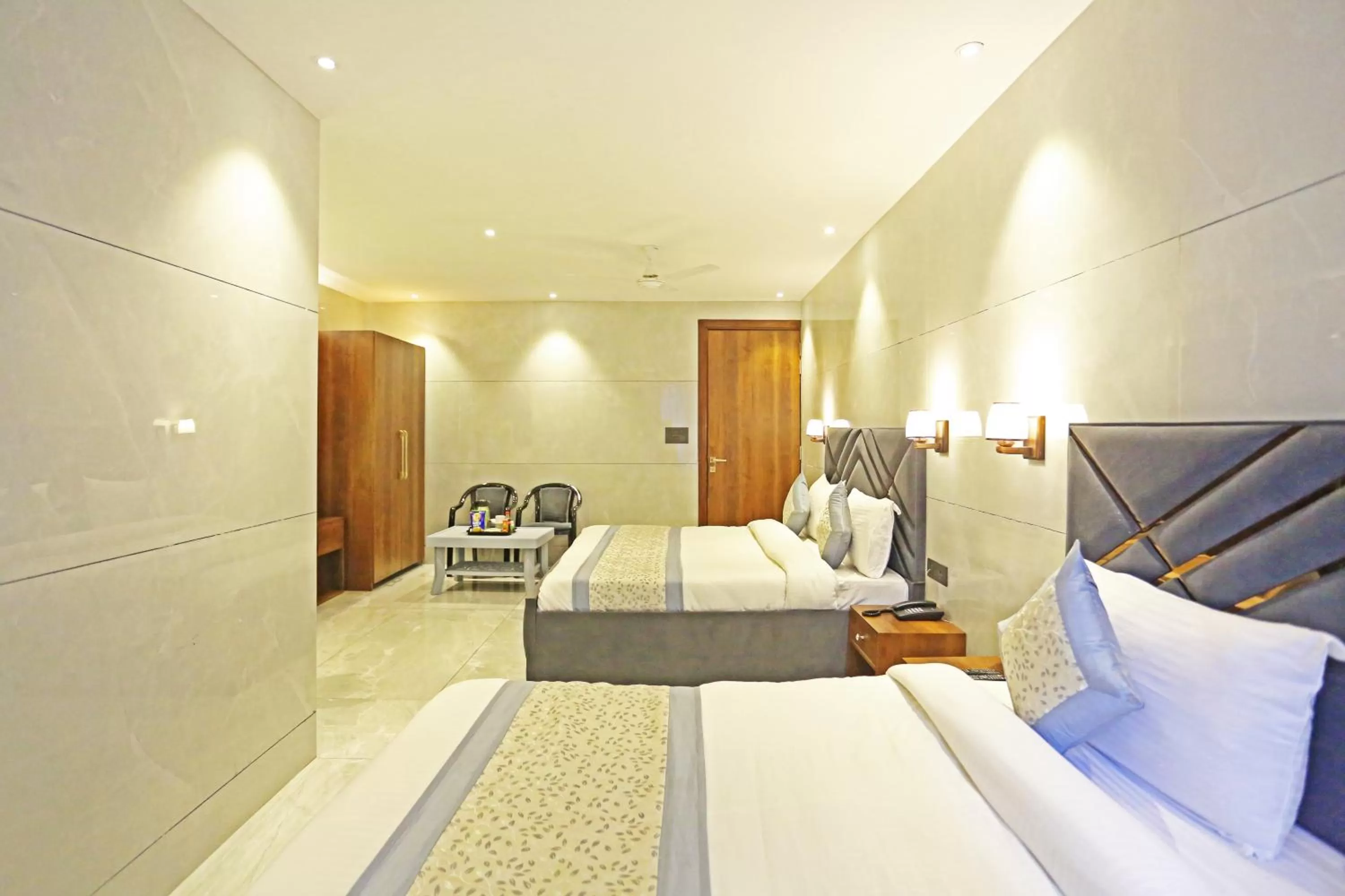 Bed in Frankstay By Hotel Preet in 05 mints walking Distance Nizamuddin Railway Station