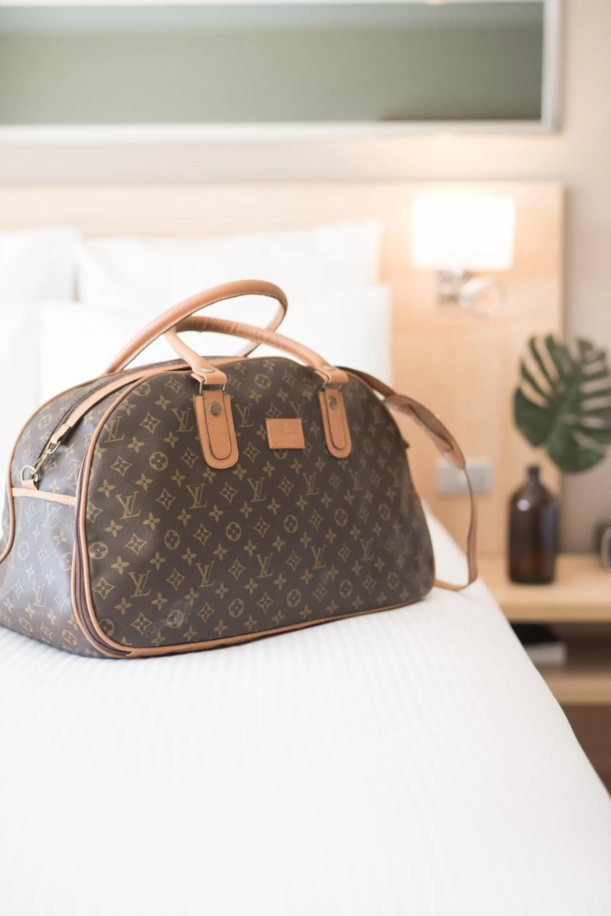 Decorative detail, Bed in Novotel Wollongong Northbeach