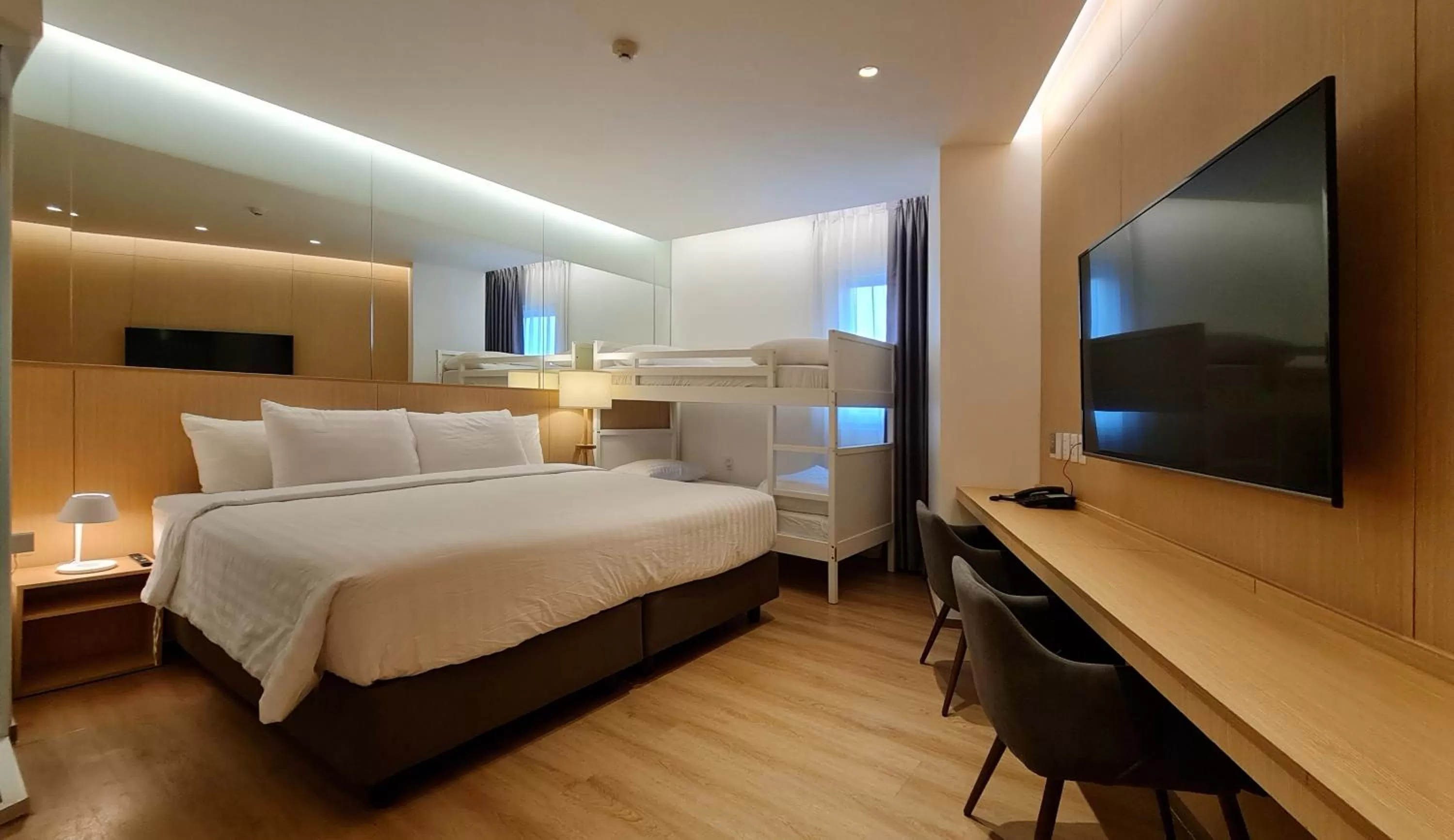 Bedroom, Bed in Mintel Huamark