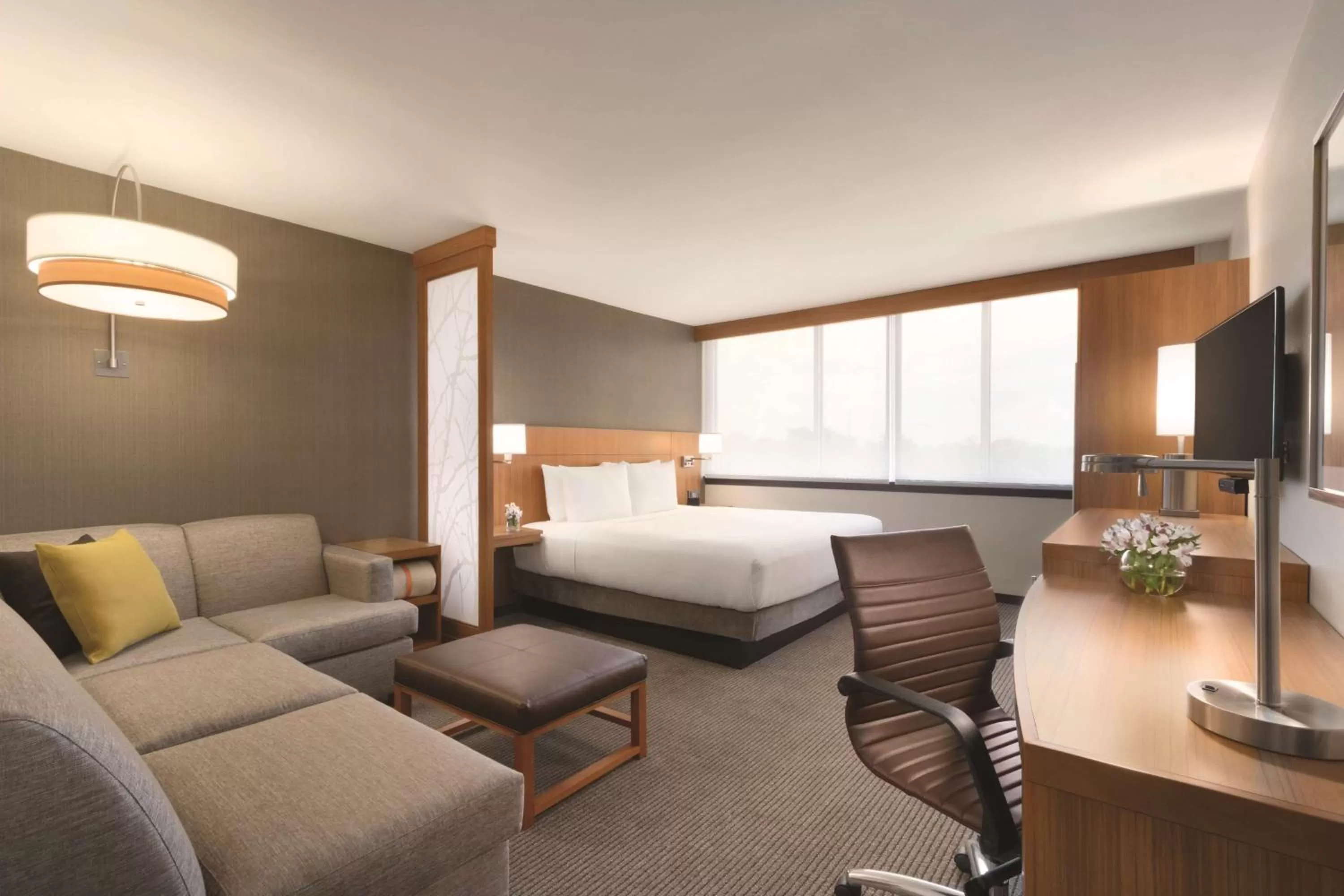 Photo of the whole room, Bed in Hyatt Place Chicago O'Hare Airport