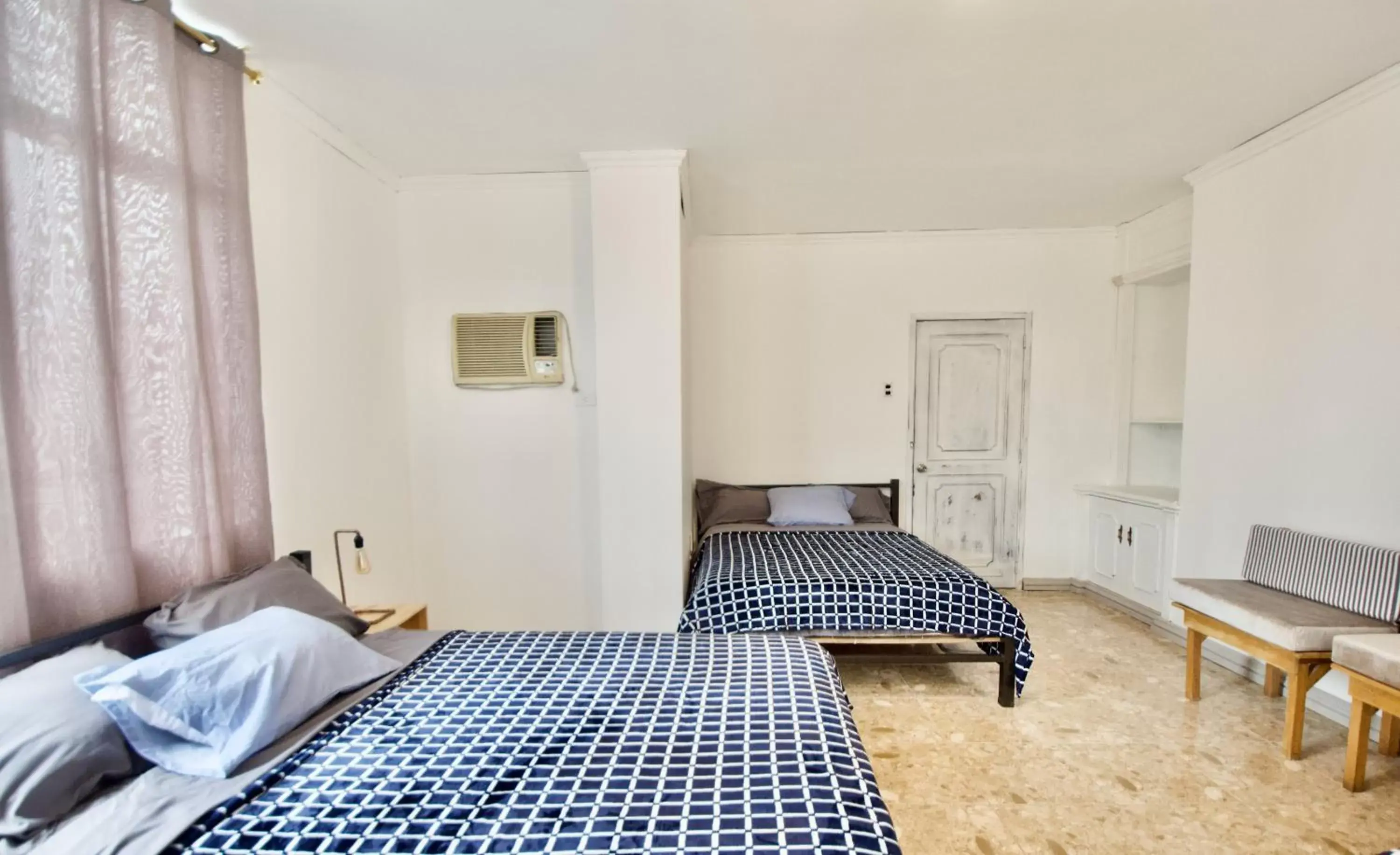 Standard Family Room in Pepe's House Guayaquil I Self Check-In MicroHotel Standard Family Room in Pepe's House Guayaquil I Self Check-In MicroHotel