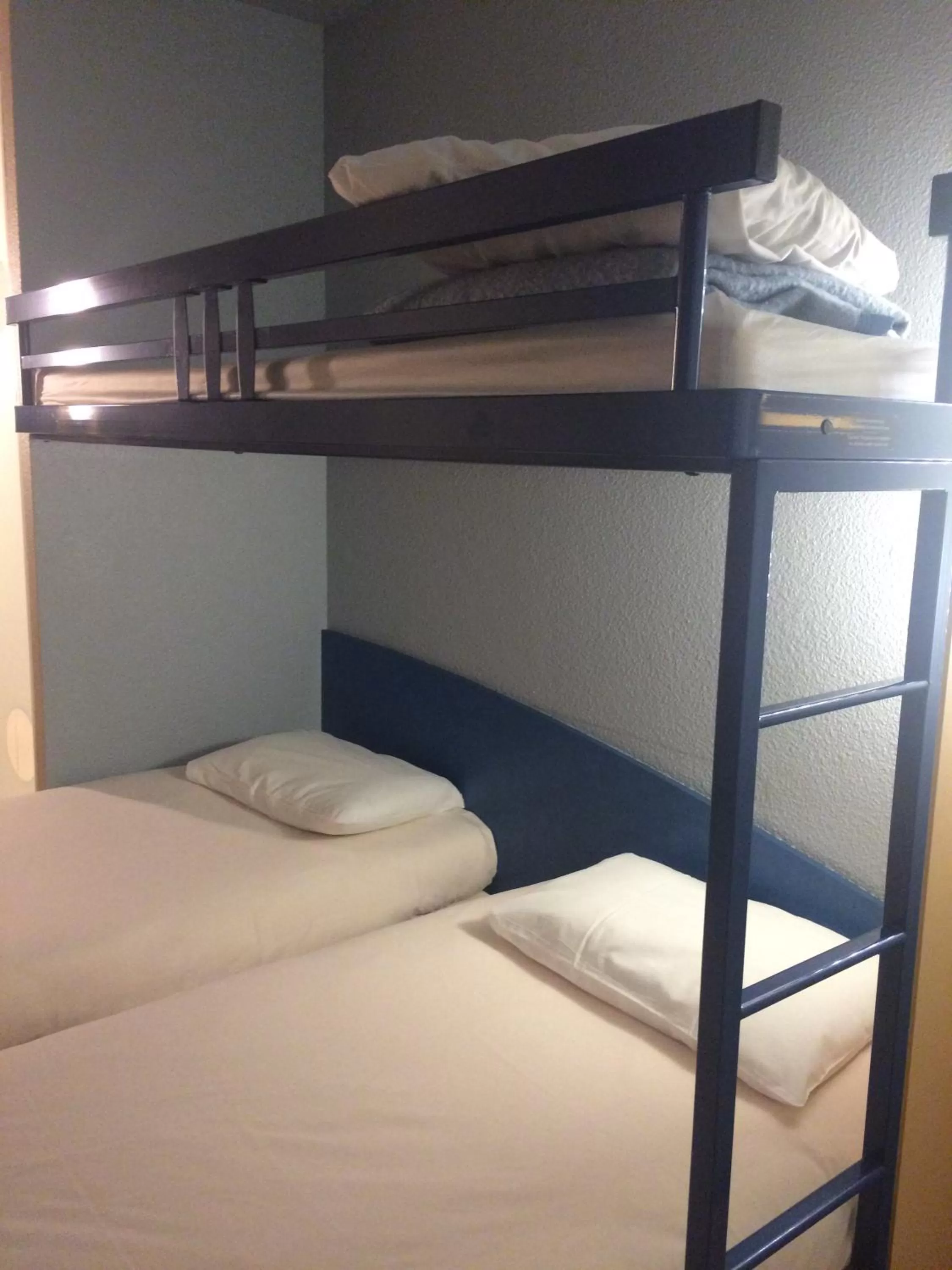 Bed in ibis budget Bar le Duc