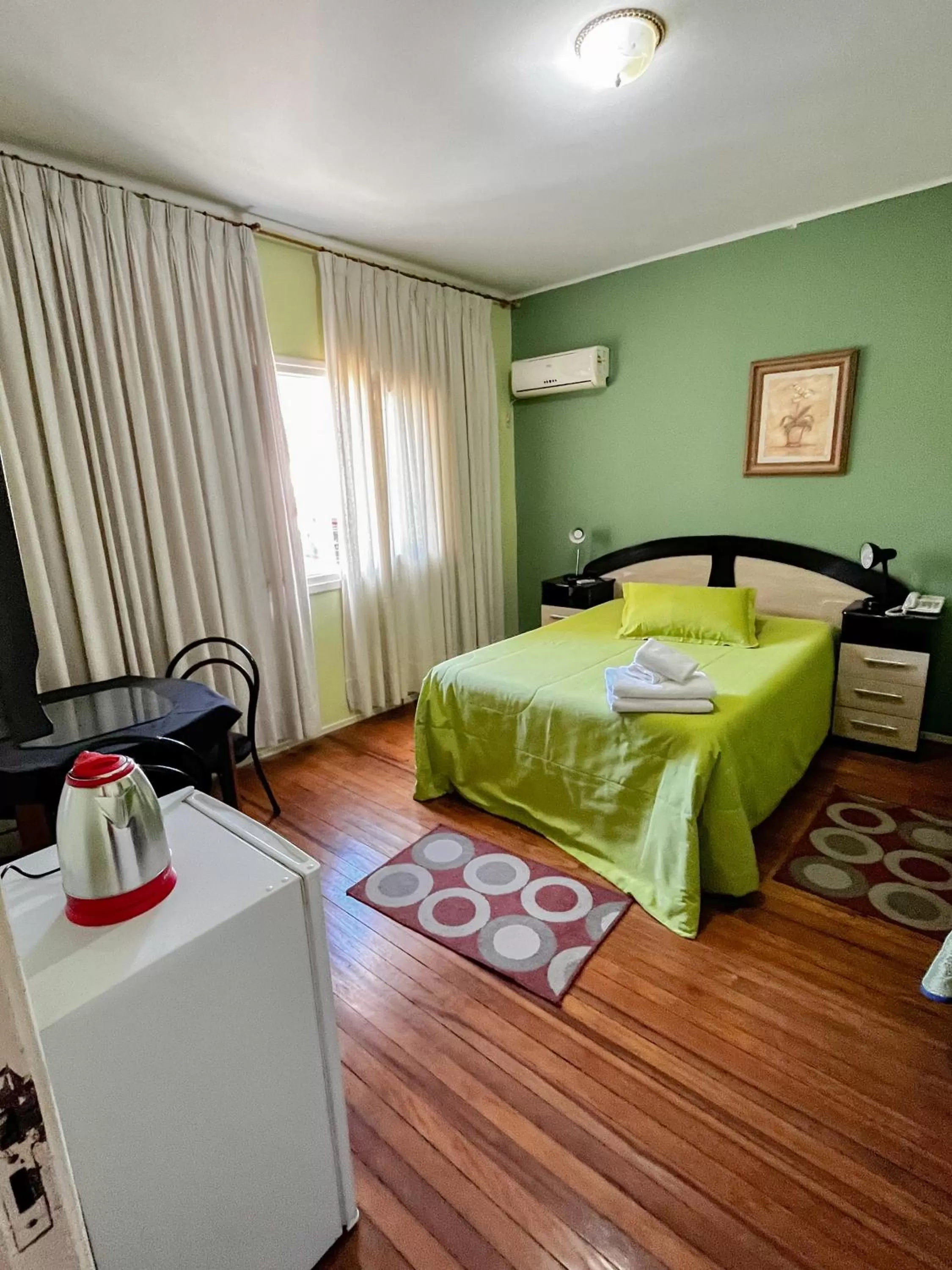 Photo of the whole room, Bed in Hotel Uruguay Brasil