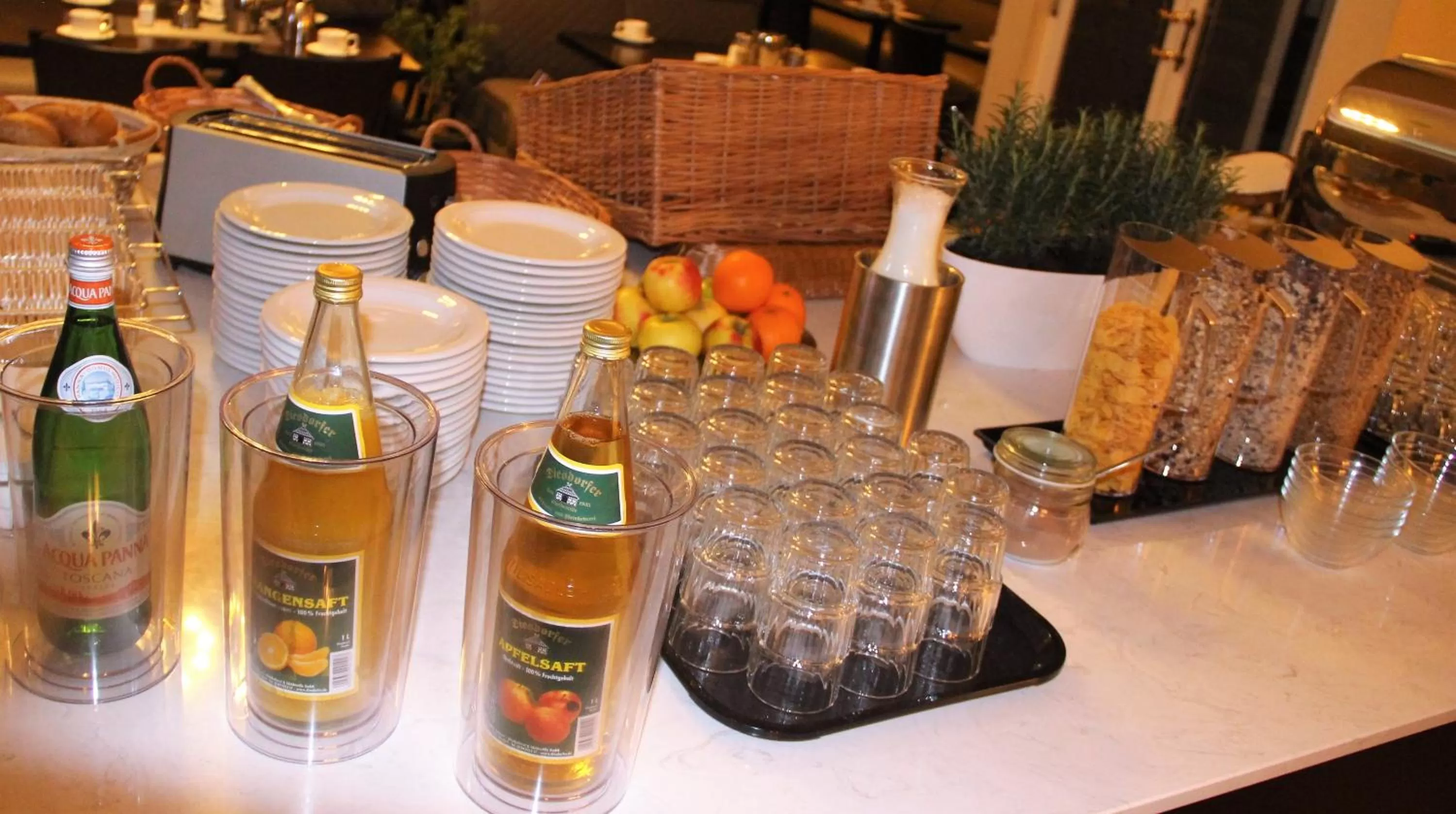 Food and drinks in Check Inn Hotel Merseburg