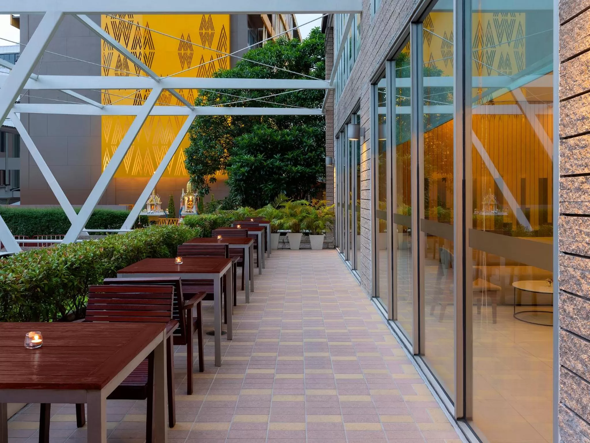 Patio in ibis Bangkok Sathorn