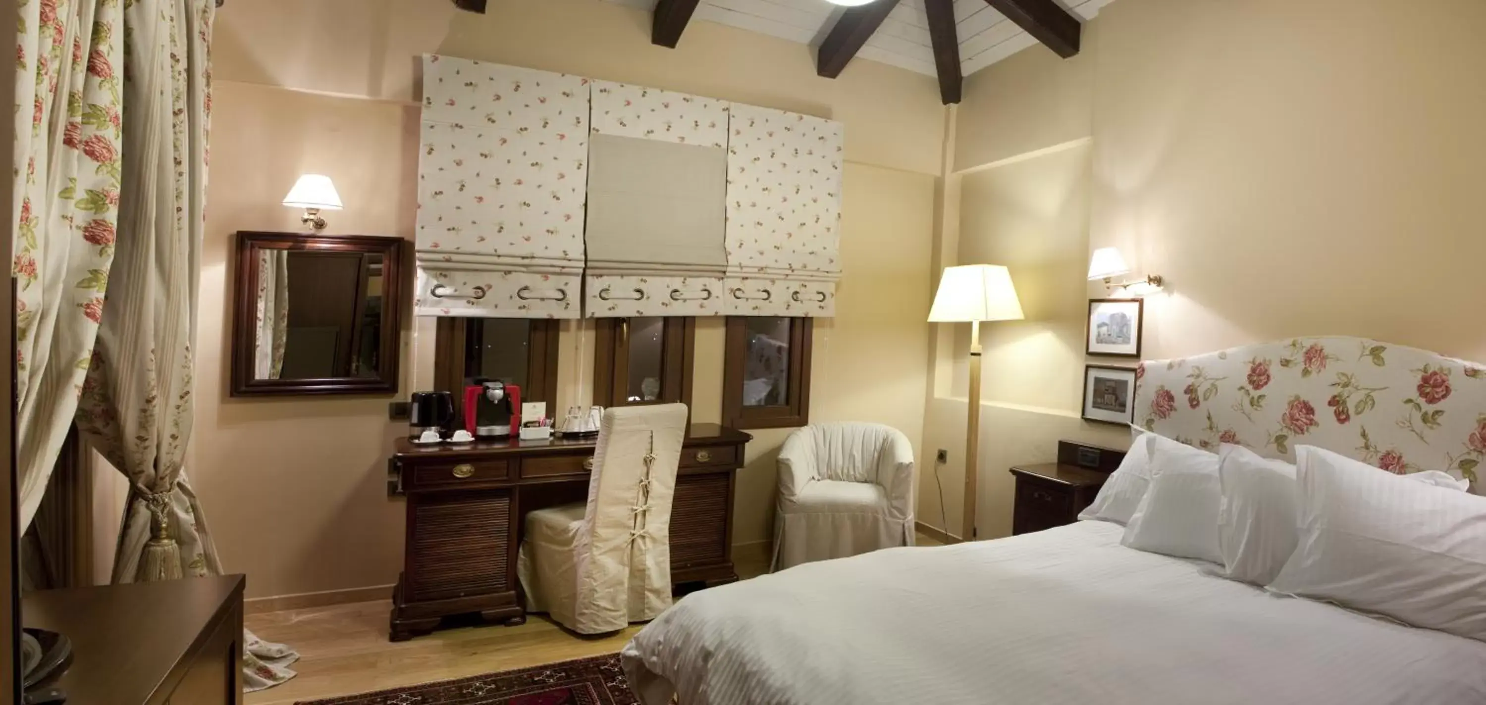 Deluxe Suite with Lake View in Kazarma Hotel Deluxe Suite with Lake View in Kazarma Hotel