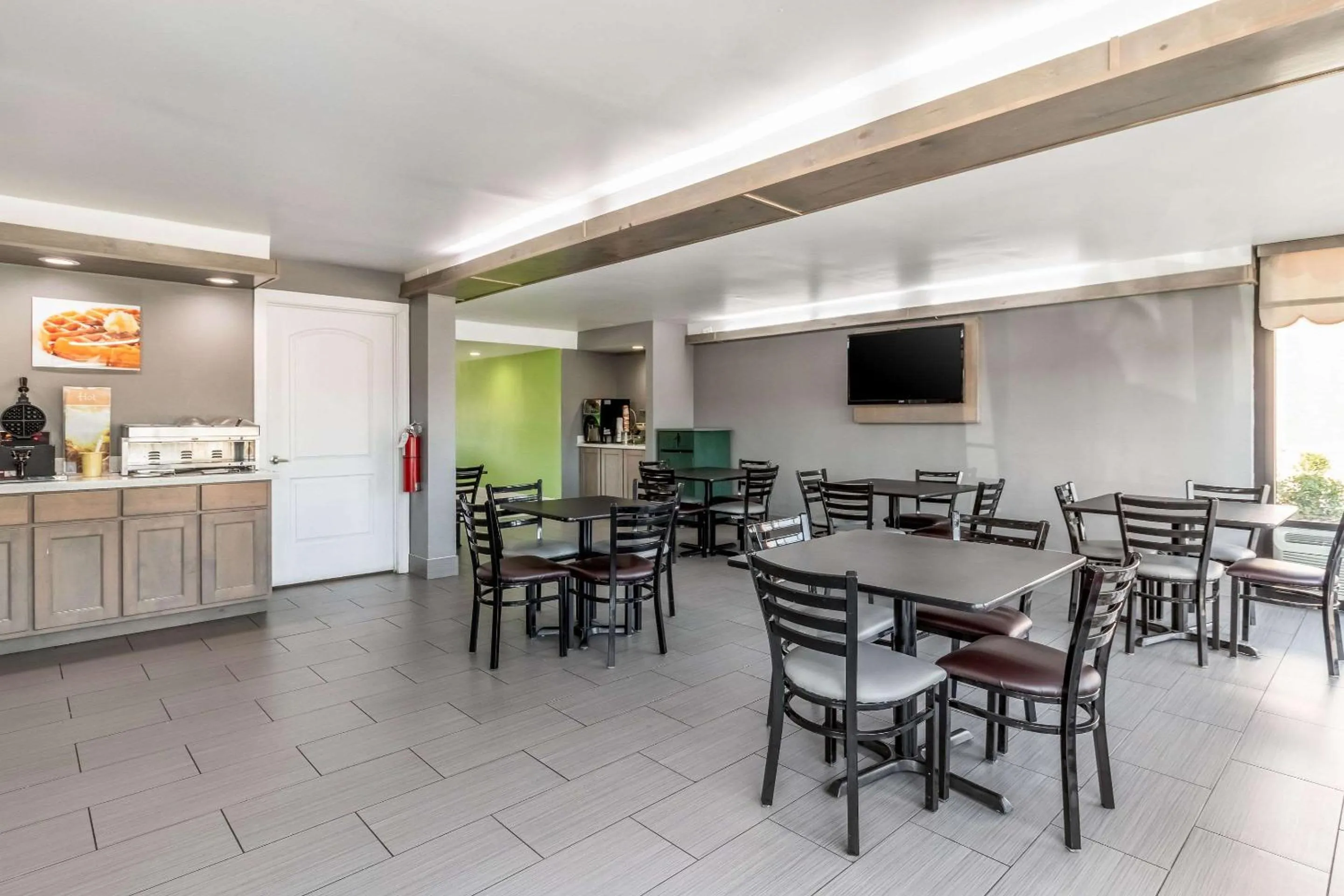 Restaurant/places to eat in Quality Inn Franklin - Cool Springs Area