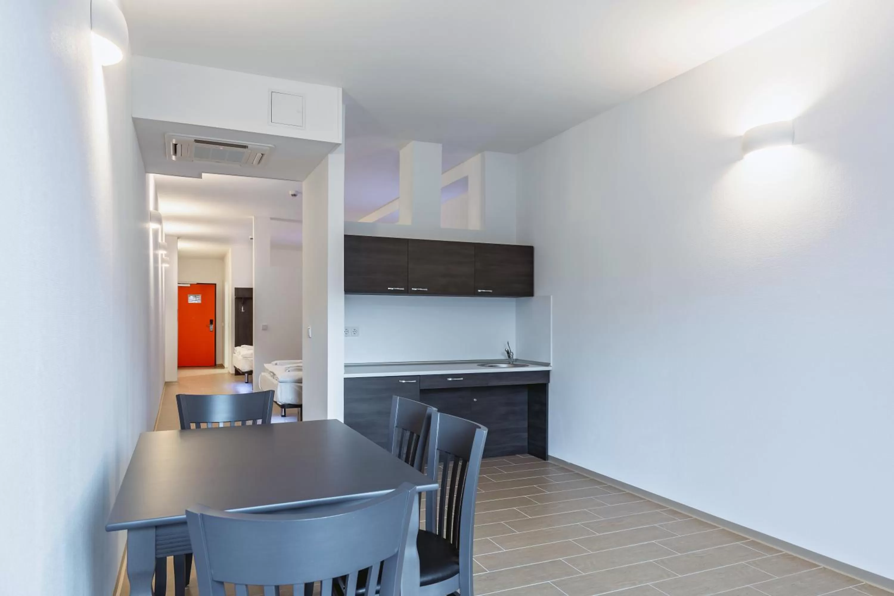 Kitchen or kitchenette in Augustus Hotel Bernkastel - Comfortable Budget Hotel