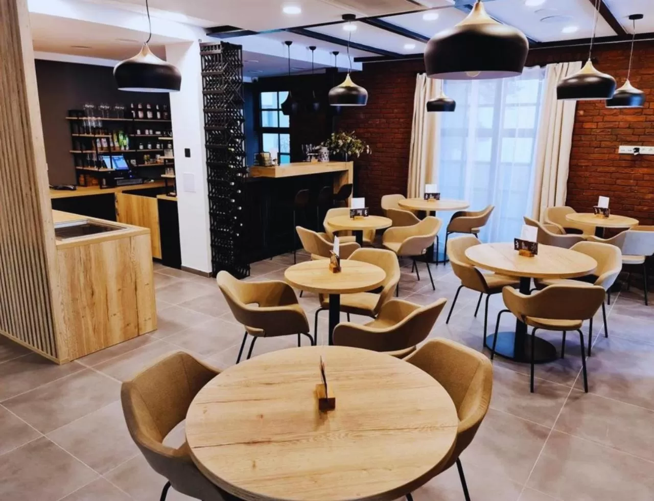 Restaurant/places to eat in Garni Hotel DOCK Bratislava